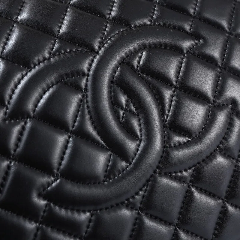 💰480￥Chanel👄👄gst Chanel Hampus Shopping Bag Original imported sheepskin from France👍👍Top-grade original hardware 💃💃Don’t pick anyone, anyone can carry it with style 💄💄It’s stylish when you carry it on your back Dimensions: 34.5x25.5x14 Style No.: 50995