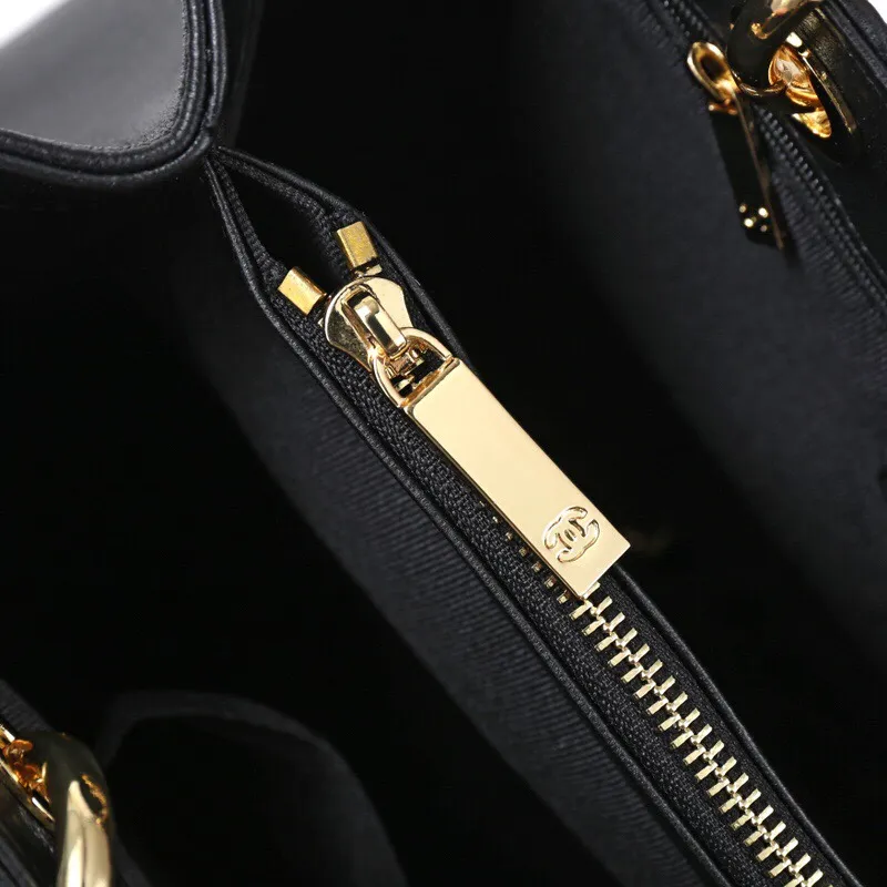 💰480￥Chanel👄👄gst Chanel Hampus Shopping Bag Original imported sheepskin from France👍👍Top-grade original hardware 💃💃Don’t pick anyone, anyone can carry it with style 💄💄It’s stylish when you carry it on your back Dimensions: 34.5x25.5x14 Style No.: 50995