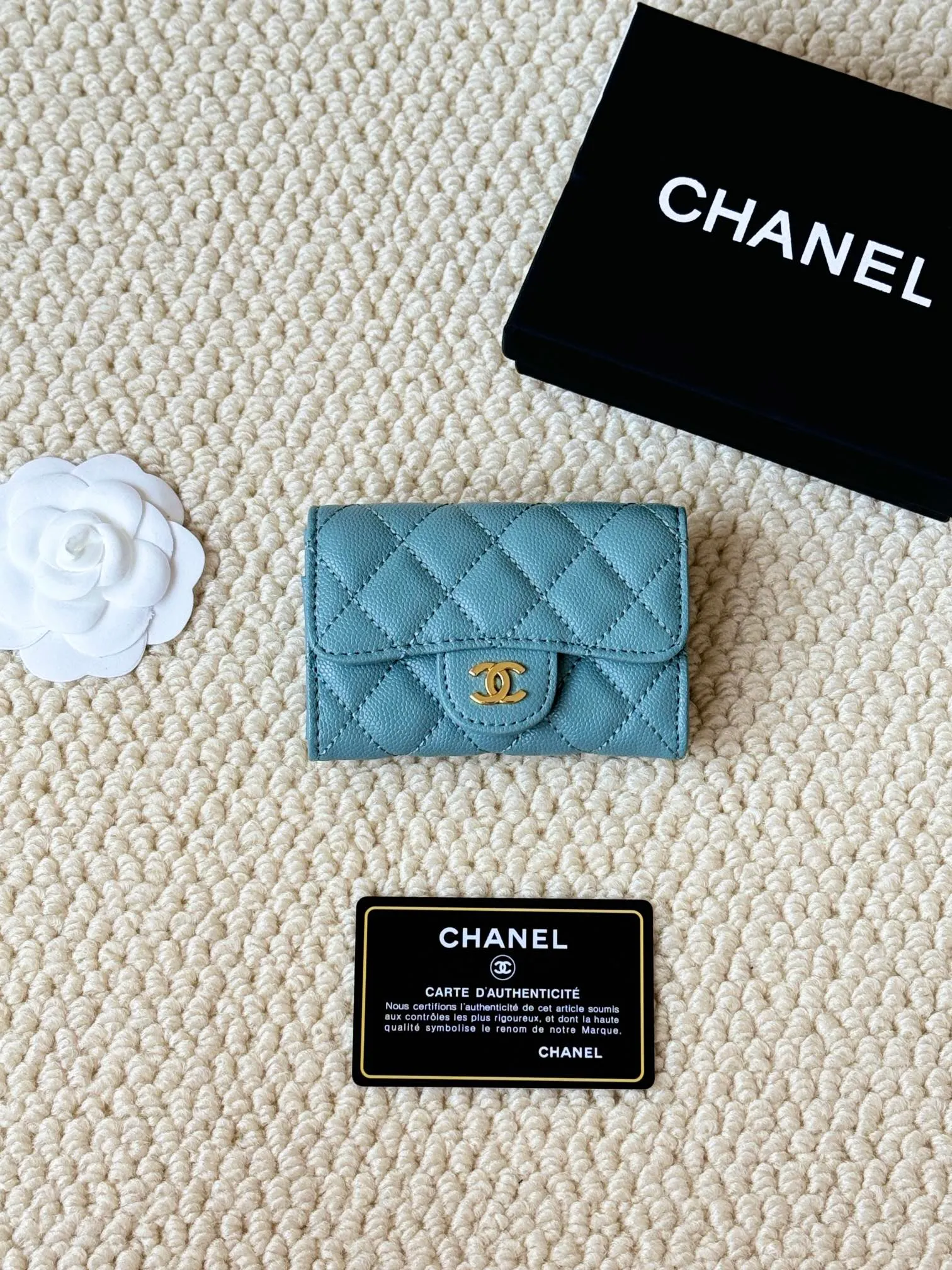 💰120 Style number: AP458chanel The most classic card holder, coin purse, Chanel classic flap card holder. Caviar cowhide, card holder and coin purse in one, with slip pocket on the back. Size: 7.5 × 11.3 × 2.1 cm