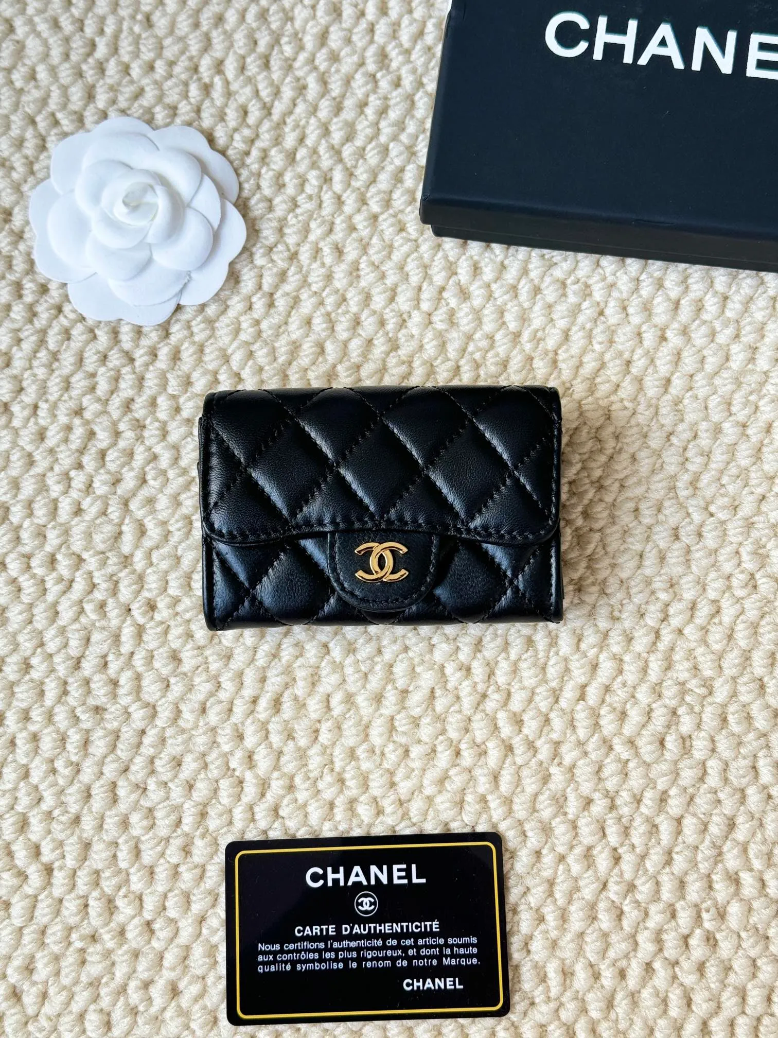 💰120 chanel lambskin model number: AP458 The most classic card holder, coin purse, Chanel classic flap card holder. Sheepskin series card holder and coin purse in one, with slip pocket on the back. Size: 7.5 × 11.3 × 2.1 cm