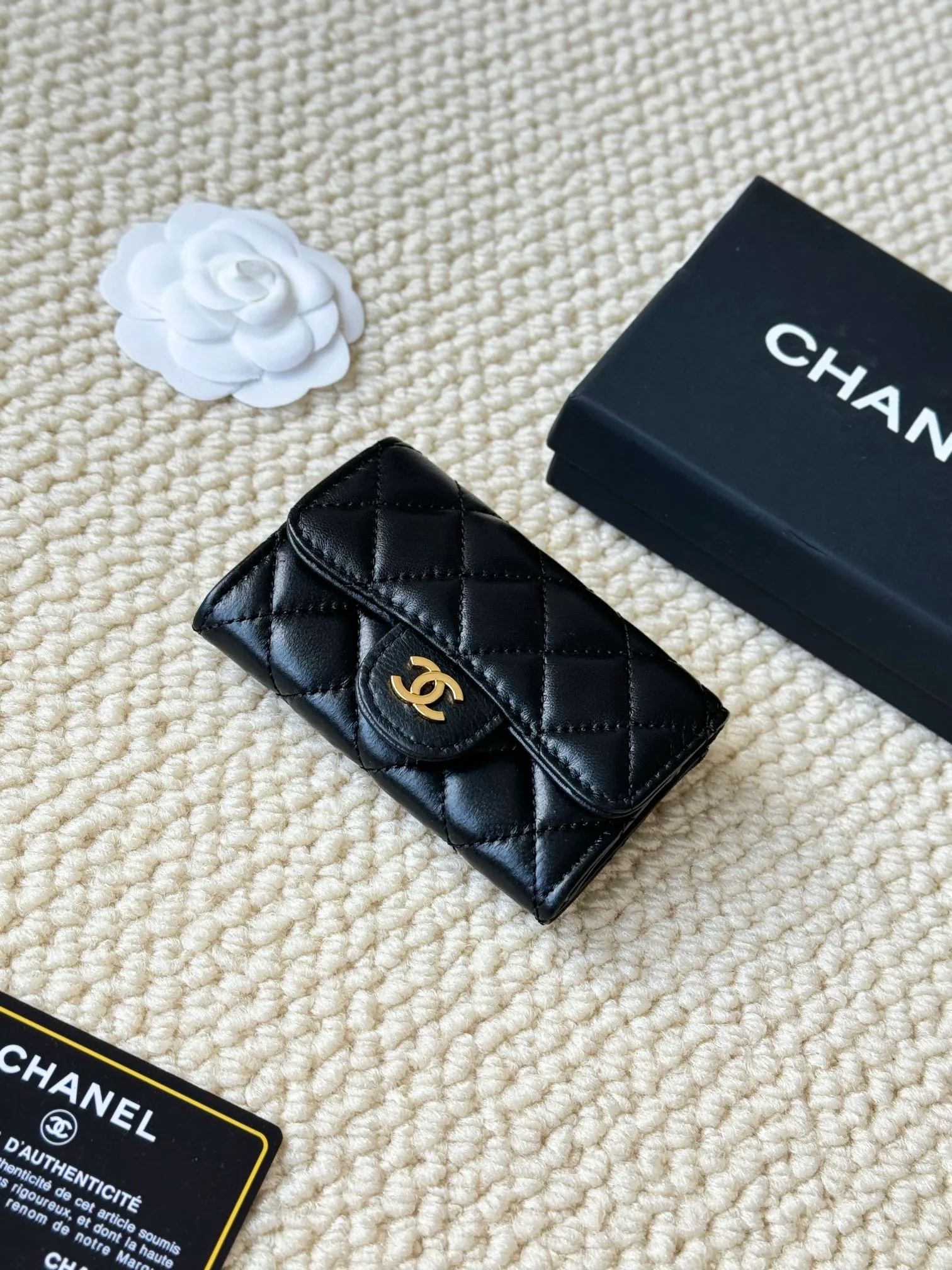 💰120 chanel lambskin model number: AP458 The most classic card holder, coin purse, Chanel classic flap card holder. Sheepskin series card holder and coin purse in one, with slip pocket on the back. Size: 7.5 × 11.3 × 2.1 cm