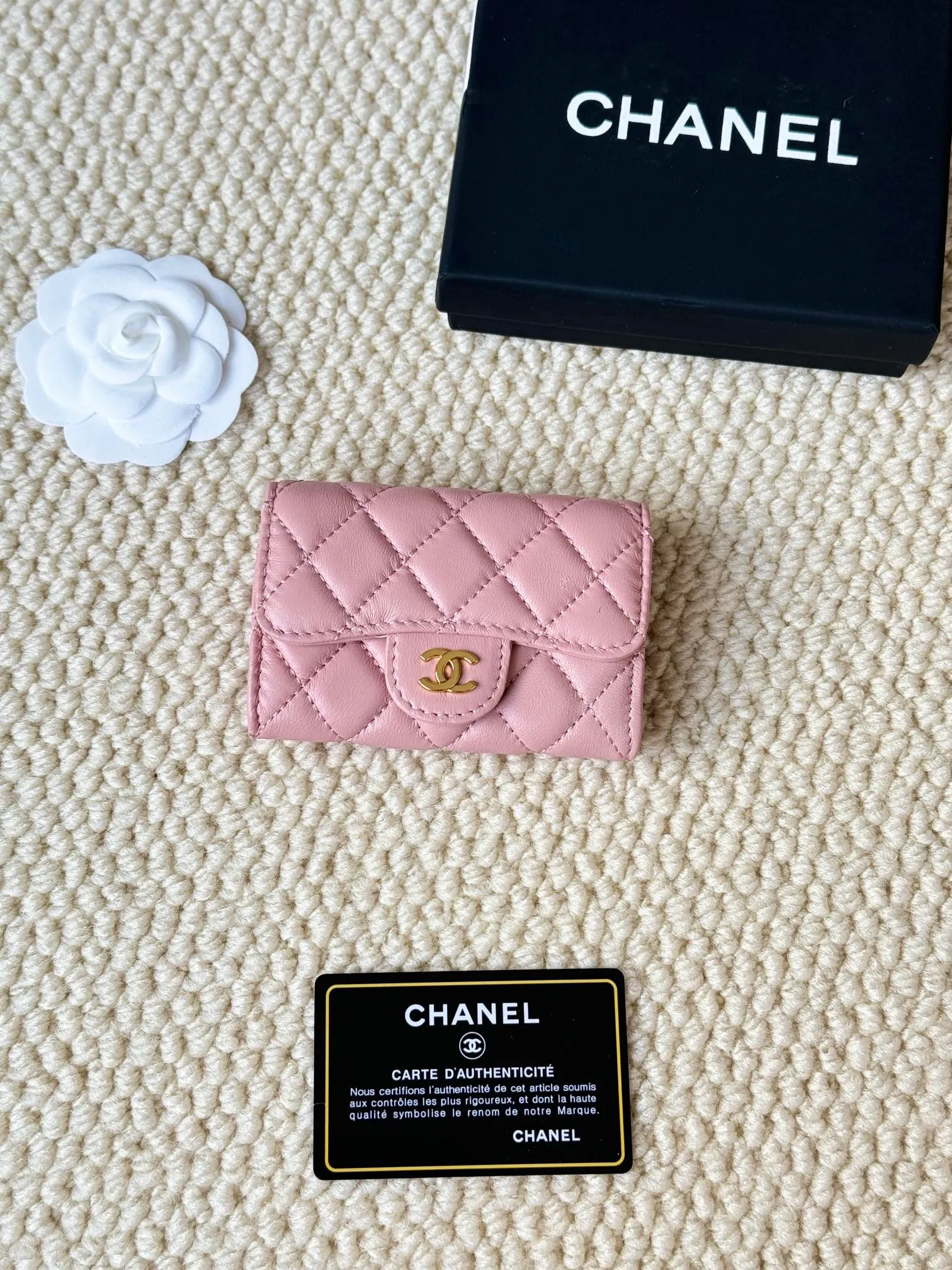 💰120 chanel lambskin model number: AP458 The most classic card holder, coin purse, Chanel classic flap card holder. Sheepskin series card holder and coin purse in one, with slip pocket on the back. Size: 7.5 × 11.3 × 2.1 cm