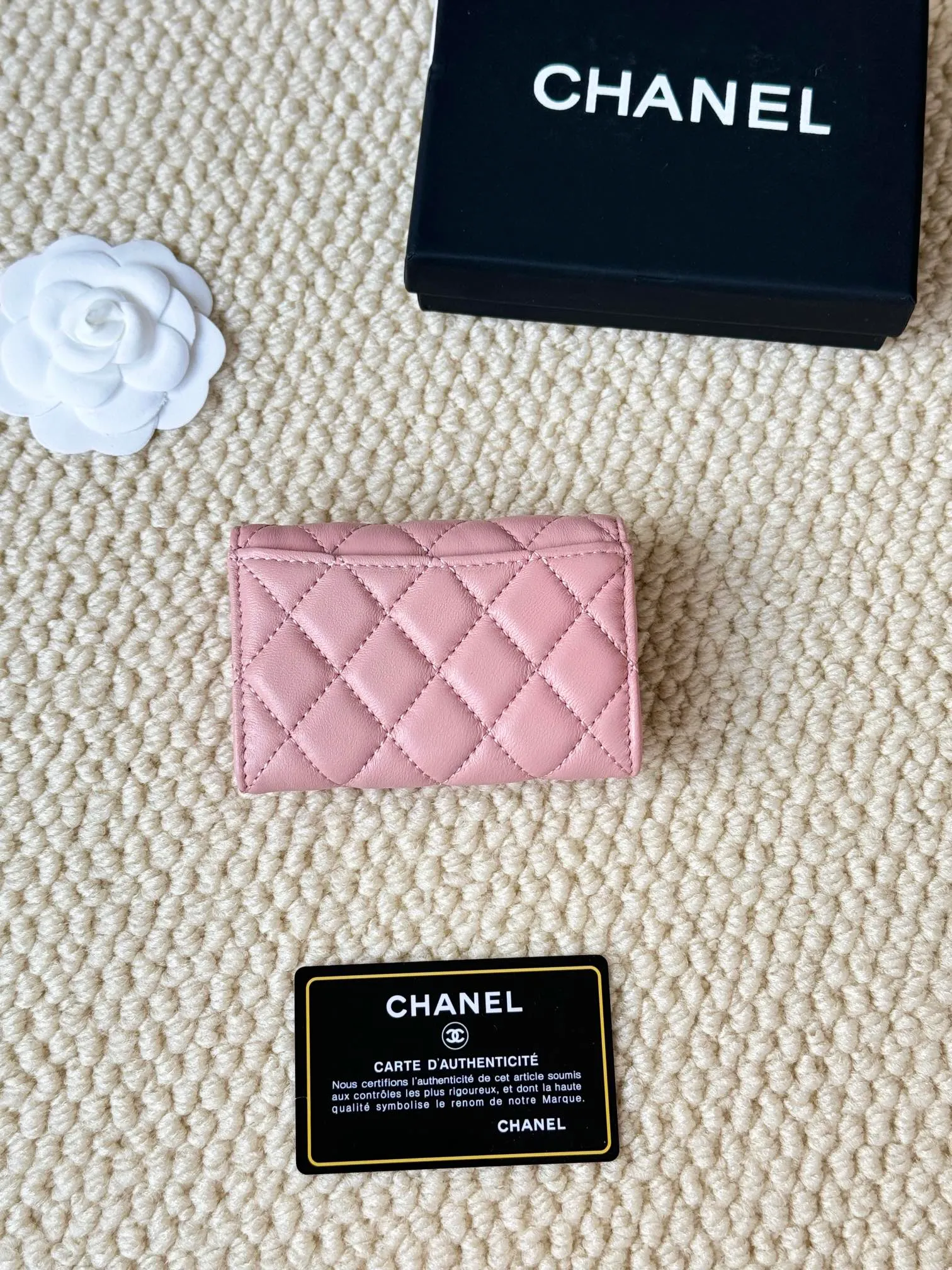 💰120 chanel lambskin model number: AP458 The most classic card holder, coin purse, Chanel classic flap card holder. Sheepskin series card holder and coin purse in one, with slip pocket on the back. Size: 7.5 × 11.3 × 2.1 cm