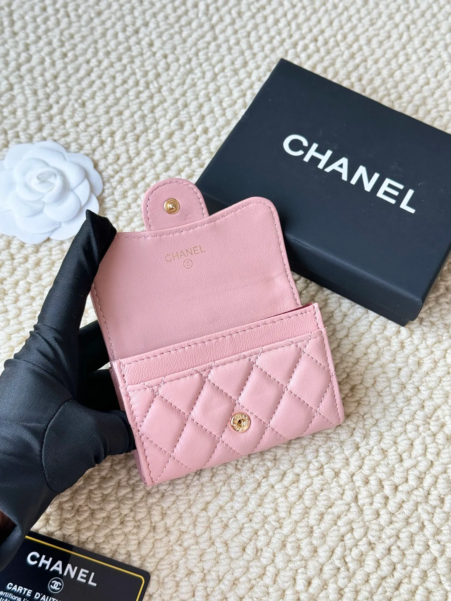 💰120 chanel lambskin model number: AP458 The most classic card holder, coin purse, Chanel classic flap card holder. Sheepskin series card holder and coin purse in one, with slip pocket on the back. Size: 7.5 × 11.3 × 2.1 cm