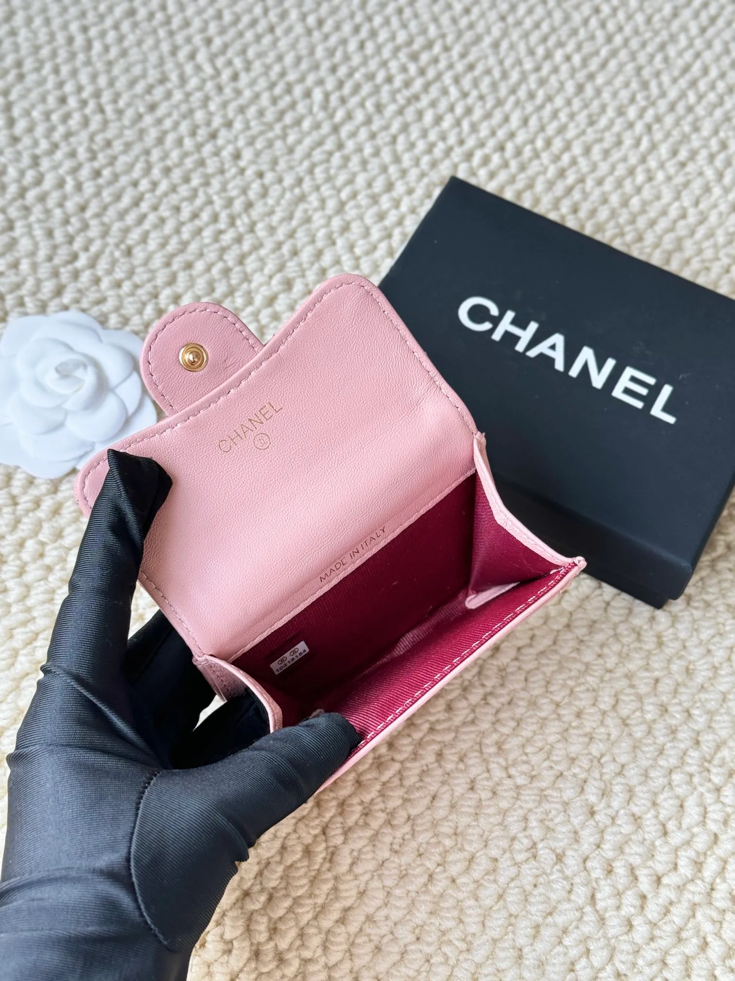 💰120 chanel lambskin model number: AP458 The most classic card holder, coin purse, Chanel classic flap card holder. Sheepskin series card holder and coin purse in one, with slip pocket on the back. Size: 7.5 × 11.3 × 2.1 cm