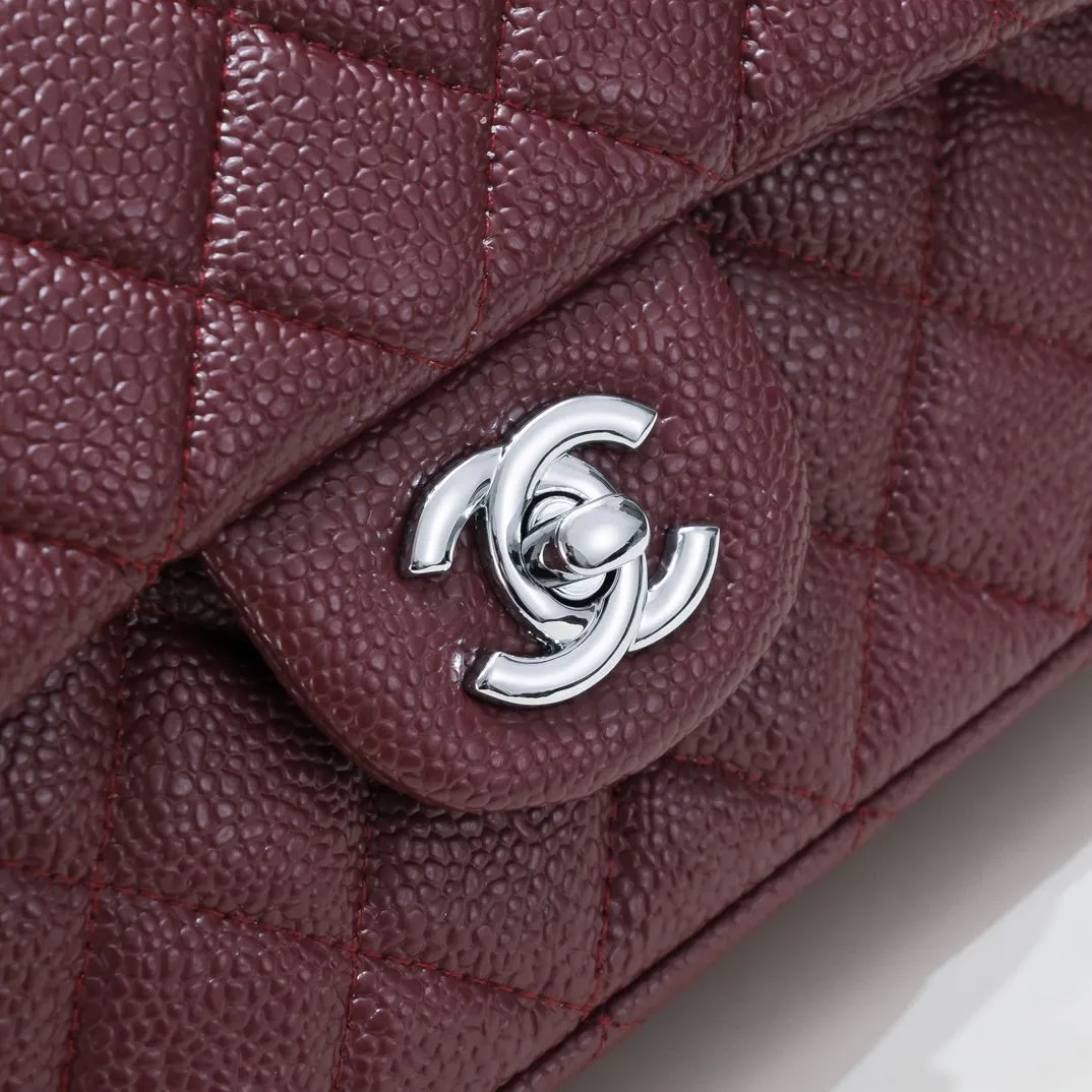 💰320￥Maroon Red💥CF Versatile Caviar Leather🌹 Chanel💃🏻‼ ️Eternal classic style [shy] noble temperament💃🏻favorite of celebrities🌟soft leather and high-end👍counter hardware exquisite workmanship to reject defects [strong] both dazzling and feminine 😝[strong] luxurious and durable🌟size: 20*14*7cm style number 1116 reverse edge