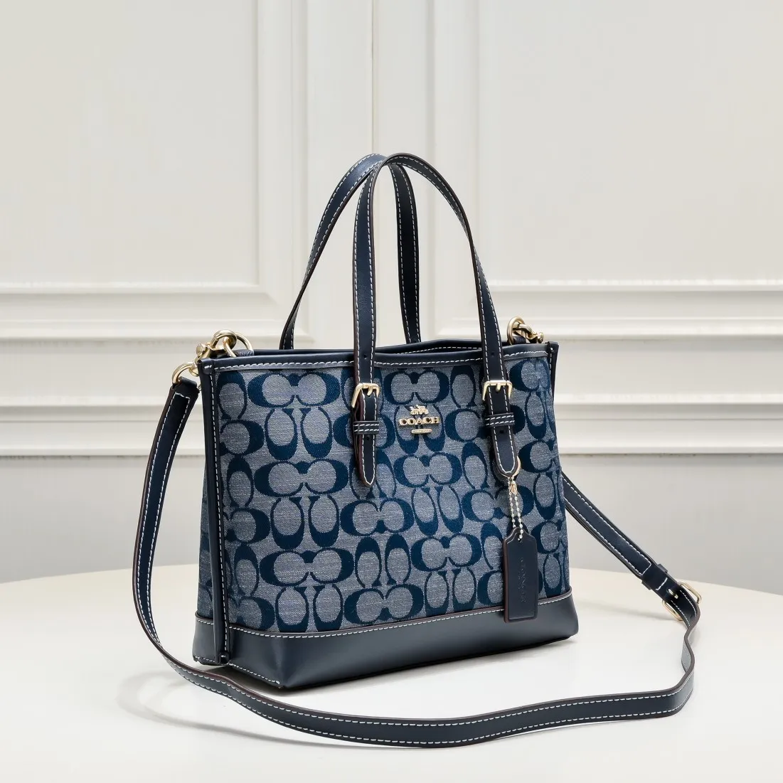 P340 [Top original order] COACH Chambray Tote CH228 A classic tote bag that is both beautiful and practical. It is exquisite and compact, with a zippered compartment, very practical! Size:25*19*12cm