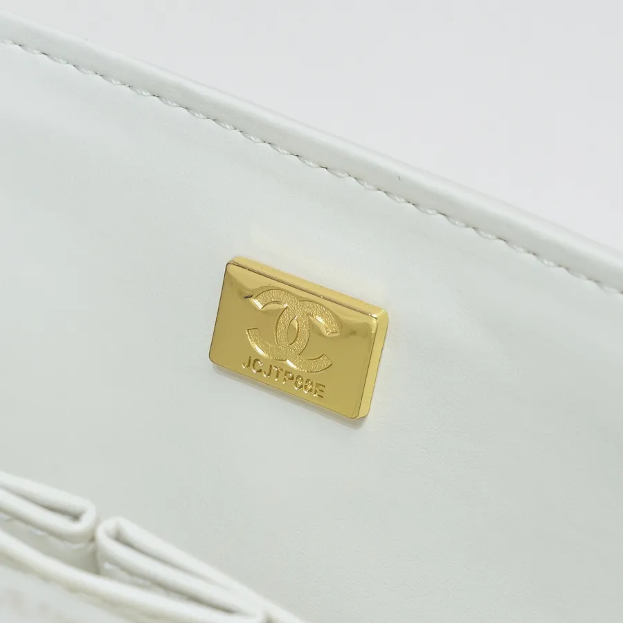 💰400￥ Off-white Chanel🔥Exclusive quality real shot shipment ✈️Official website updated simultaneously👑Chanel sheep pattern classic style with original hardware, summer style is coming💋CHANEL ‼ ️Crossbody bag, sheepskin with red lining🌸‼ ️ 🙈Fashion new favorite🙈 Size: 25.5*16*6.5. Style number: 1112 sheepskin