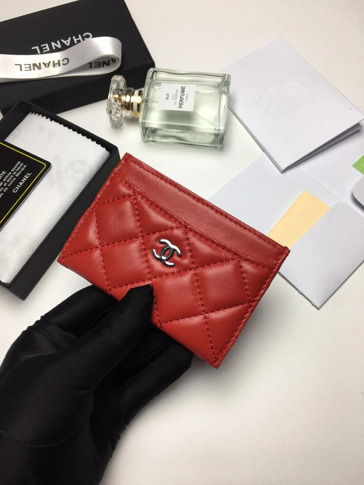 💰90 CHANEL Chanel counter card holder👍Model number: AP446 Size: 7.5×11.2×0.5cm Full sheepskin inside and outside + silver hardware😍😍Fine workmanship High-end quality [Rose] Complete accessories