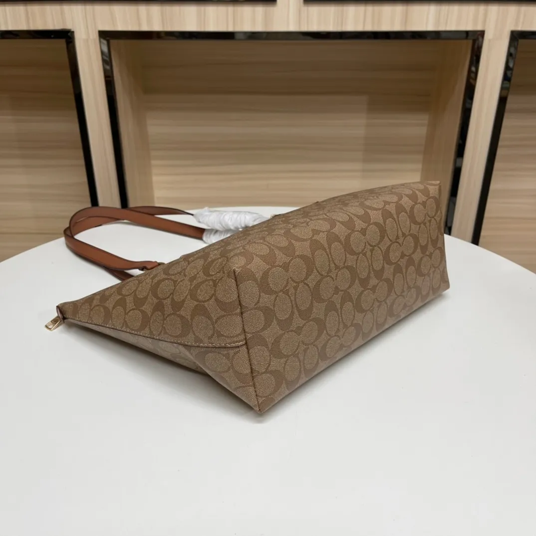 Top original order p420💰coach/Coach new model 79609, the upper body effect is super good, women's pvc single shoulder casual trendy women's bag tote bag, size 32.28.13,