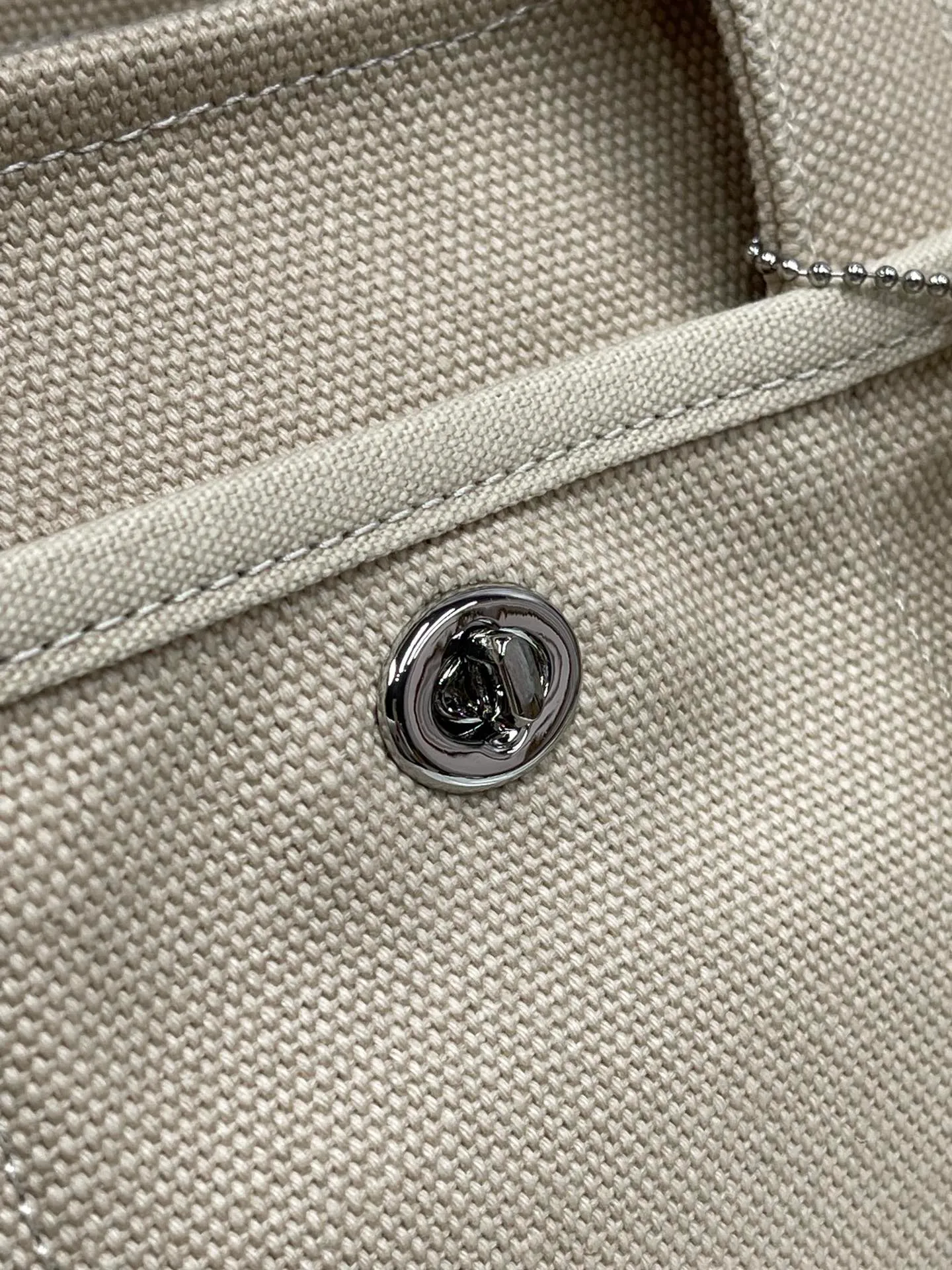 Top original order, batch 480💰Coach’s January new model CP416 cargo tote bag is a must-have for commuting and meets daily needs. Exquisite letter embroidery texture and full closed zipper design, very safe√Size: 33X24X14