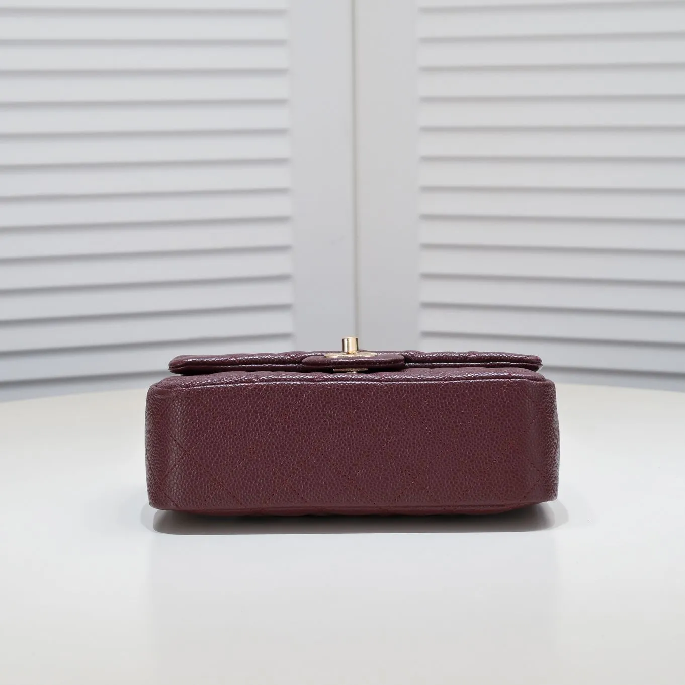 💰320￥Maroon Red💥CF Versatile Caviar Leather🌹 Chanel💃🏻‼ ️Eternal classic style [shy] noble temperament💃🏻favorite of celebrities🌟soft leather and high-end👍counter hardware exquisite workmanship to reject defects [strong] both dazzling and feminine 😝[strong] luxurious and durable🌟size: 20*14*7cm style number 1116 reverse edge