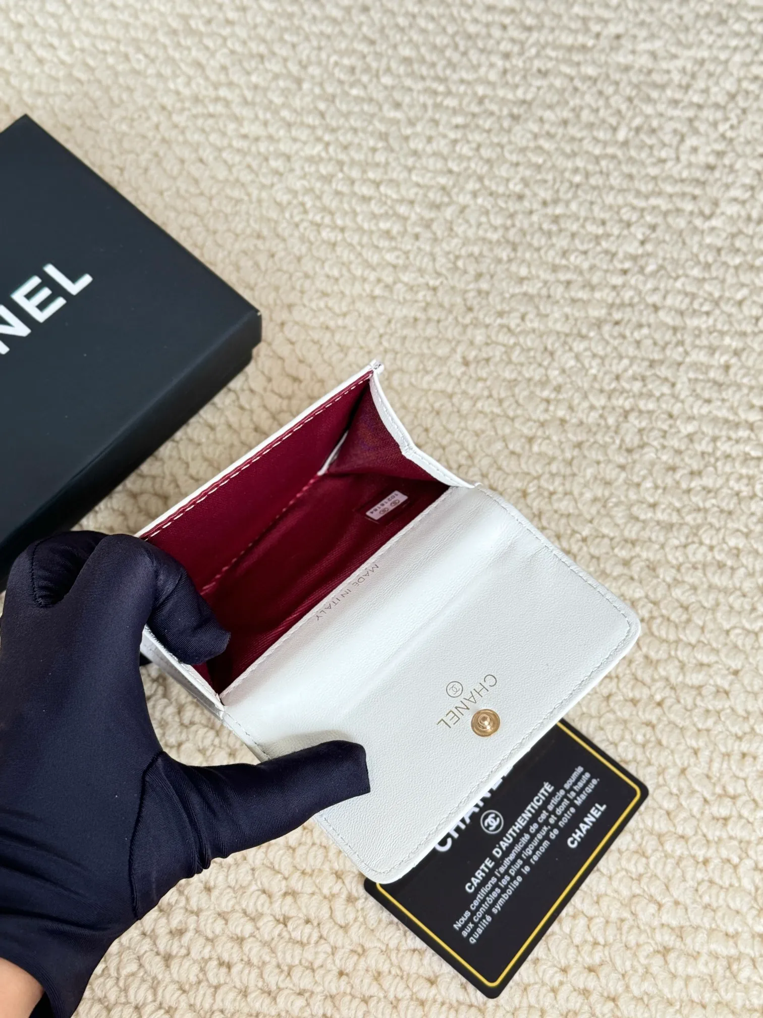 💰130 model number AP3610 CHANEL new flap coin purse. This year’s latest logo is paired with rhombus, lambskin and retro hardware... This card holder has a large capacity. It can hold about 1,000 yuan at a 20% discount of 100 yuan, and it can also hold 2.3 cards, which is very practical! Size 11*8.5*3cm