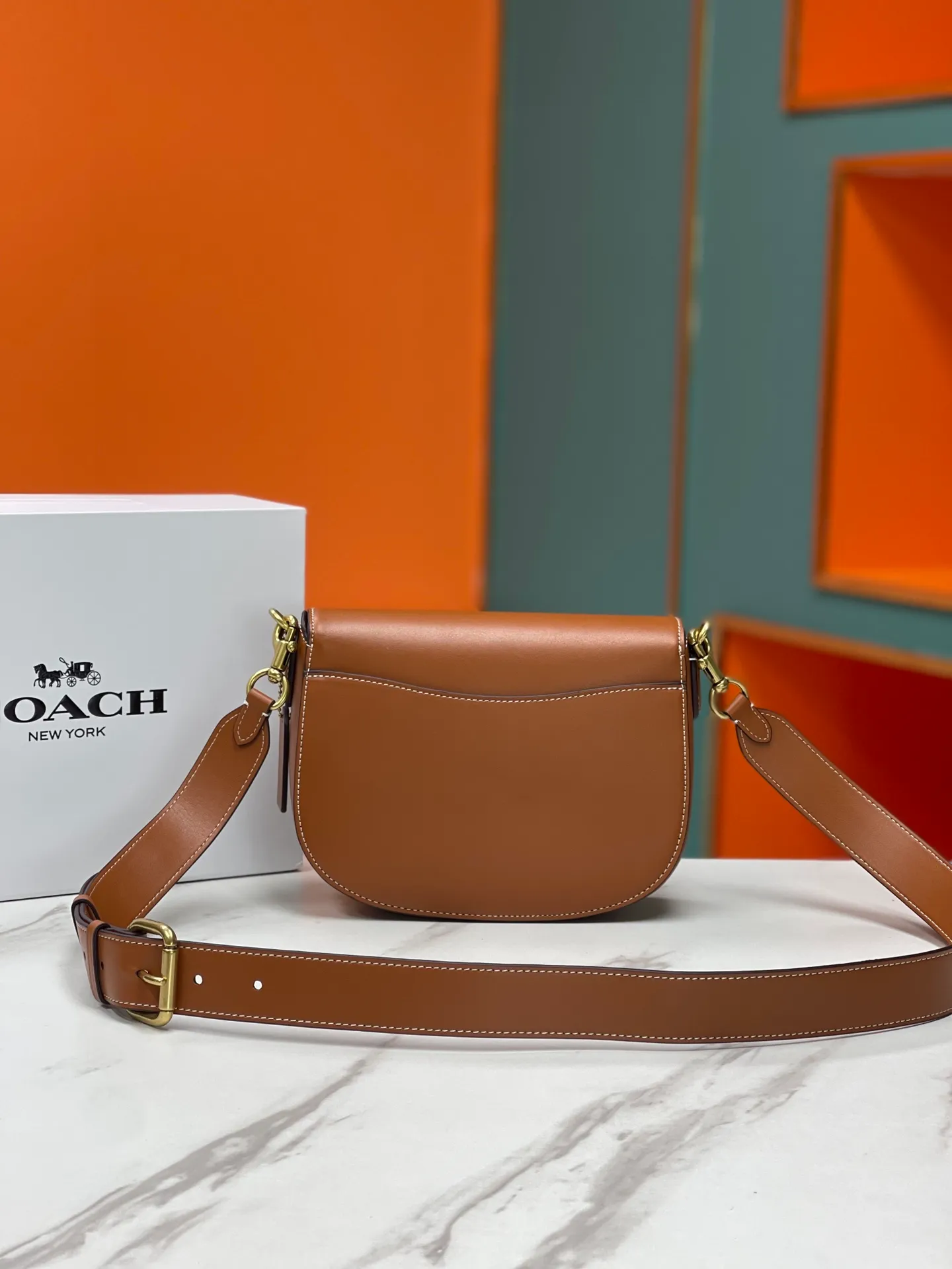 Top original order batch 440💰 COACH 10🈷️New counter synchronization model CM705 HARLER shoulder crossbody bag saddle bag, minimalist and casual, casual and versatile item ~ 22x17.5x6cm