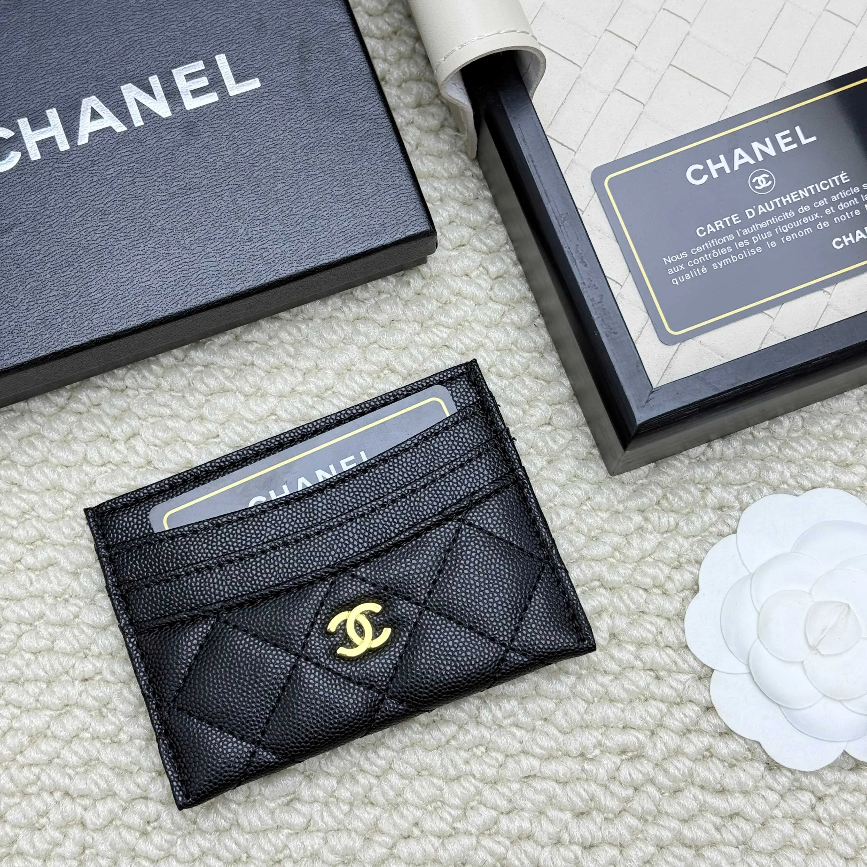 💰110 chanel 2025 new product card holder lambskin, seven card slots, can hold change, imported Italian lambskin + hardware logo, so beautiful, love it. The color is as shown in the picture, easy and fast storage, mini card holder No.: 4472 Size: w11×h10cm