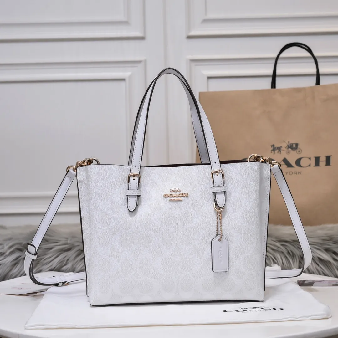P340 [Top original order] Coach's new Mollie tote tote bag, small size c4250. Small tote bags are very popular recently~ It has a tote shape and is very delicate and compact. The presbyopic color is particularly classic, and the compartment has a zipper, which is very practical! Size:25*19*12cm