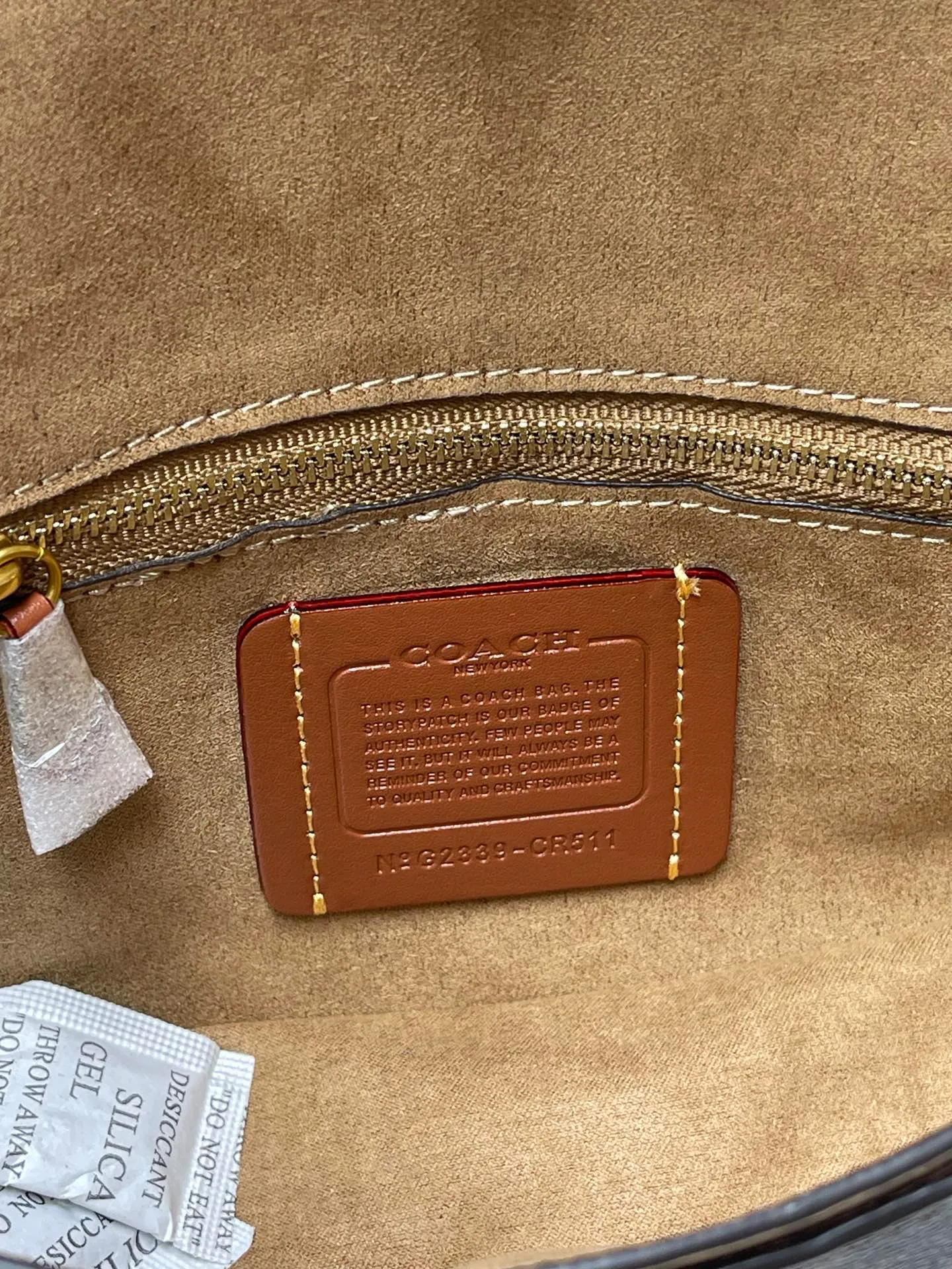 Batch 440💰coach/Coach new women's saddle bag CR511 shoulder cross-body handbag HARLEY23 retro lock bag armpit bag size: 22*13*5