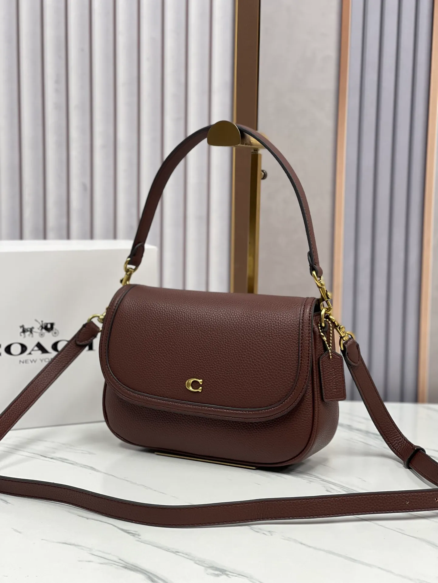 P460💰COACH/Coach new counter synchronization·new product women’s classic logo LEGACY shoulder bag presbyopia, model CU099, size 25.5*18.5*7