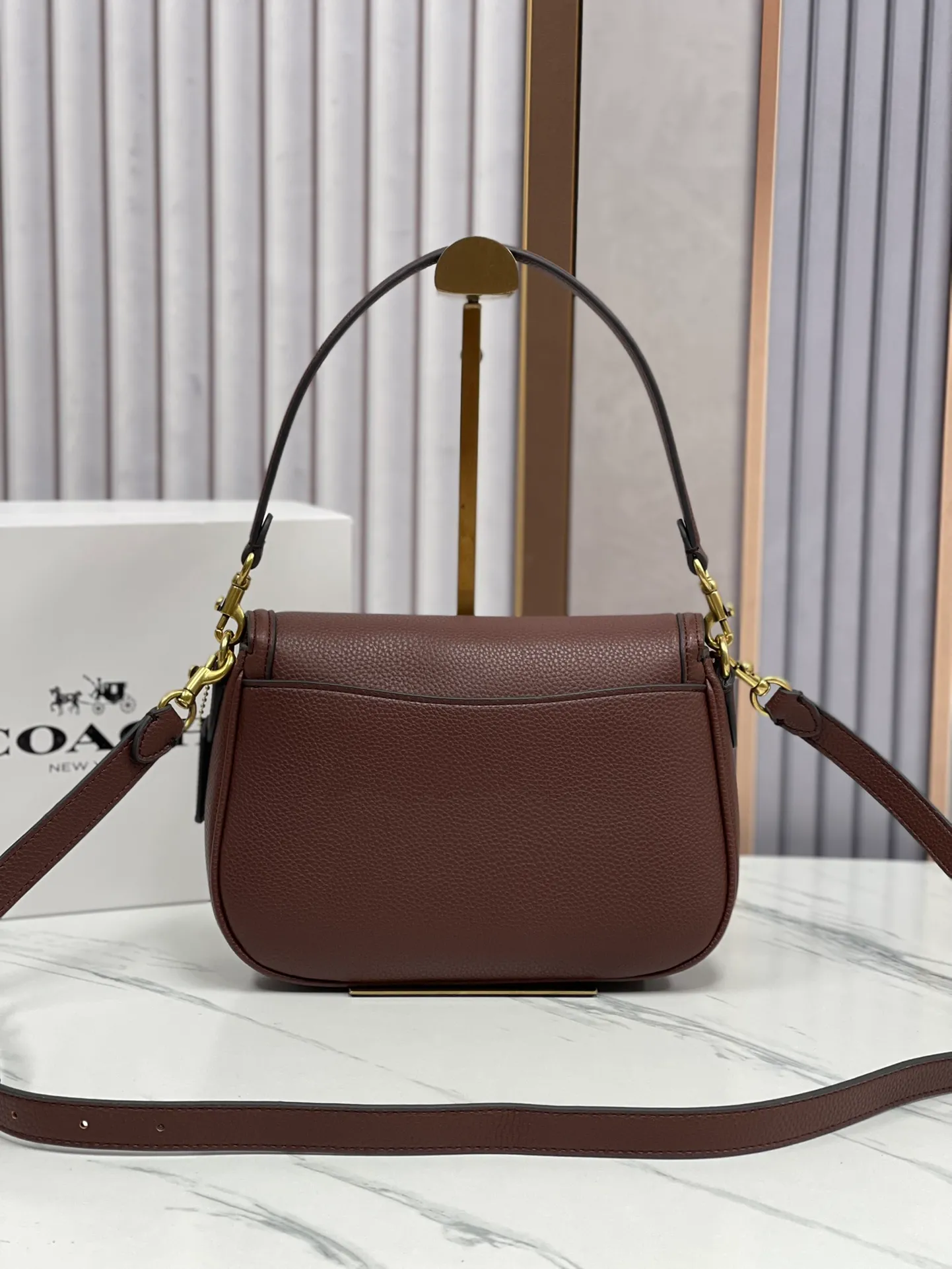 P460💰COACH/Coach new counter synchronization·new product women’s classic logo LEGACY shoulder bag presbyopia, model CU099, size 25.5*18.5*7