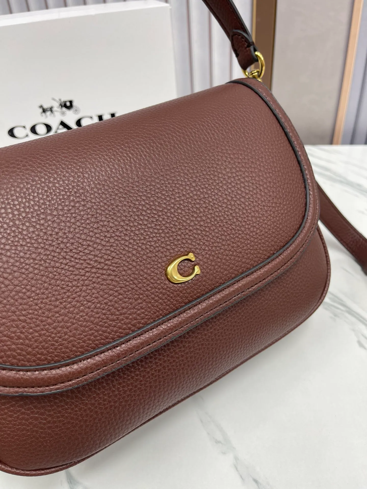 P460💰COACH/Coach new counter synchronization·new product women’s classic logo LEGACY shoulder bag presbyopia, model CU099, size 25.5*18.5*7
