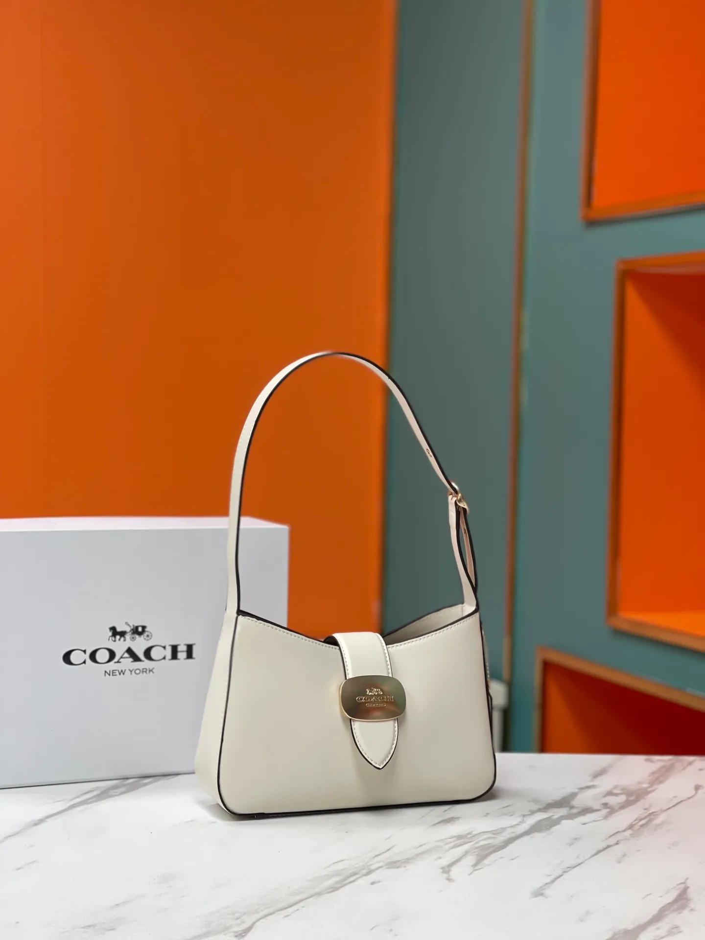 Batch 400💰Coach counter new Eliza hobo underarm bag, model CR528. Size 25X6X17