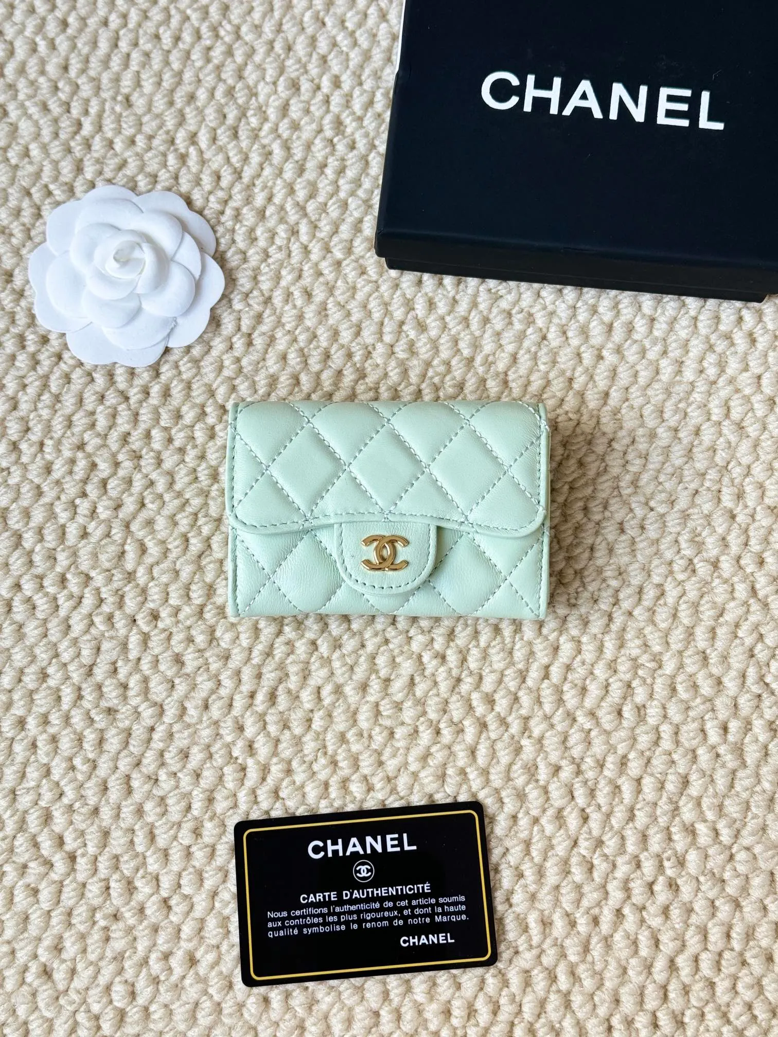 💰120 chanel lambskin model number: AP458 The most classic card holder, coin purse, Chanel classic flap card holder. Sheepskin series card holder and coin purse in one, with slip pocket on the back. Size: 7.5 × 11.3 × 2.1 cm