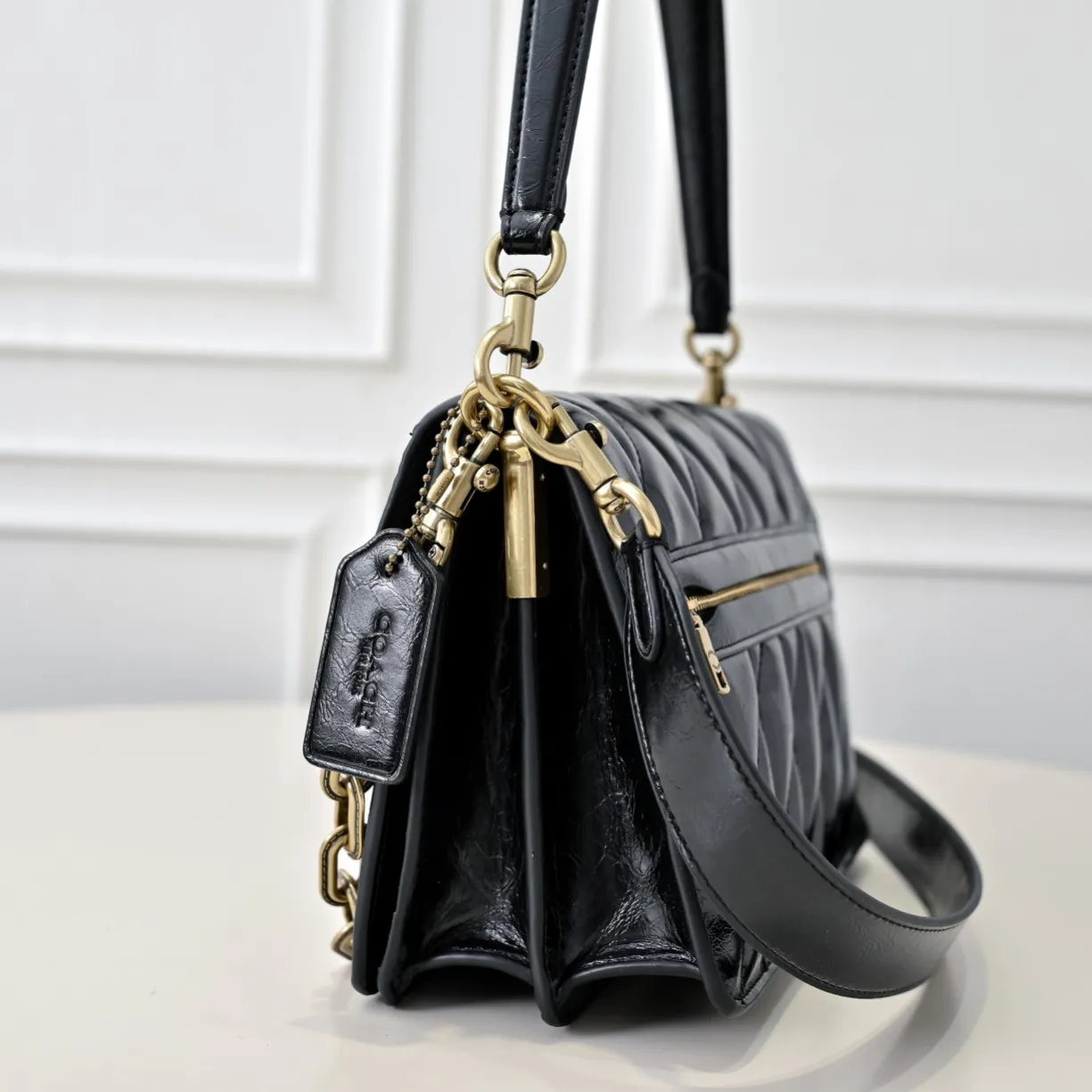 Style number: CAF53 Size: 26*17*9cm