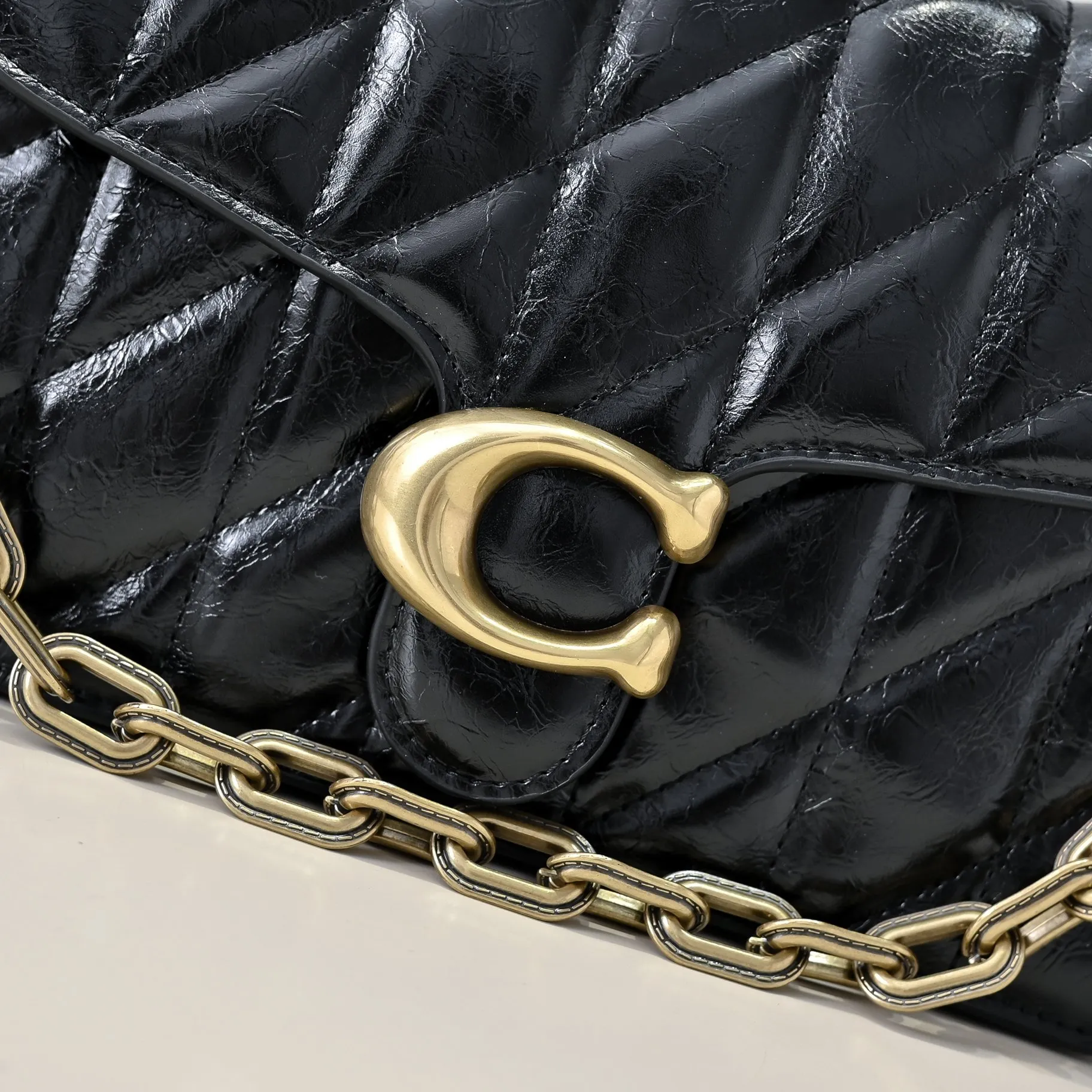Style number: CAF53 Size: 26*17*9cm