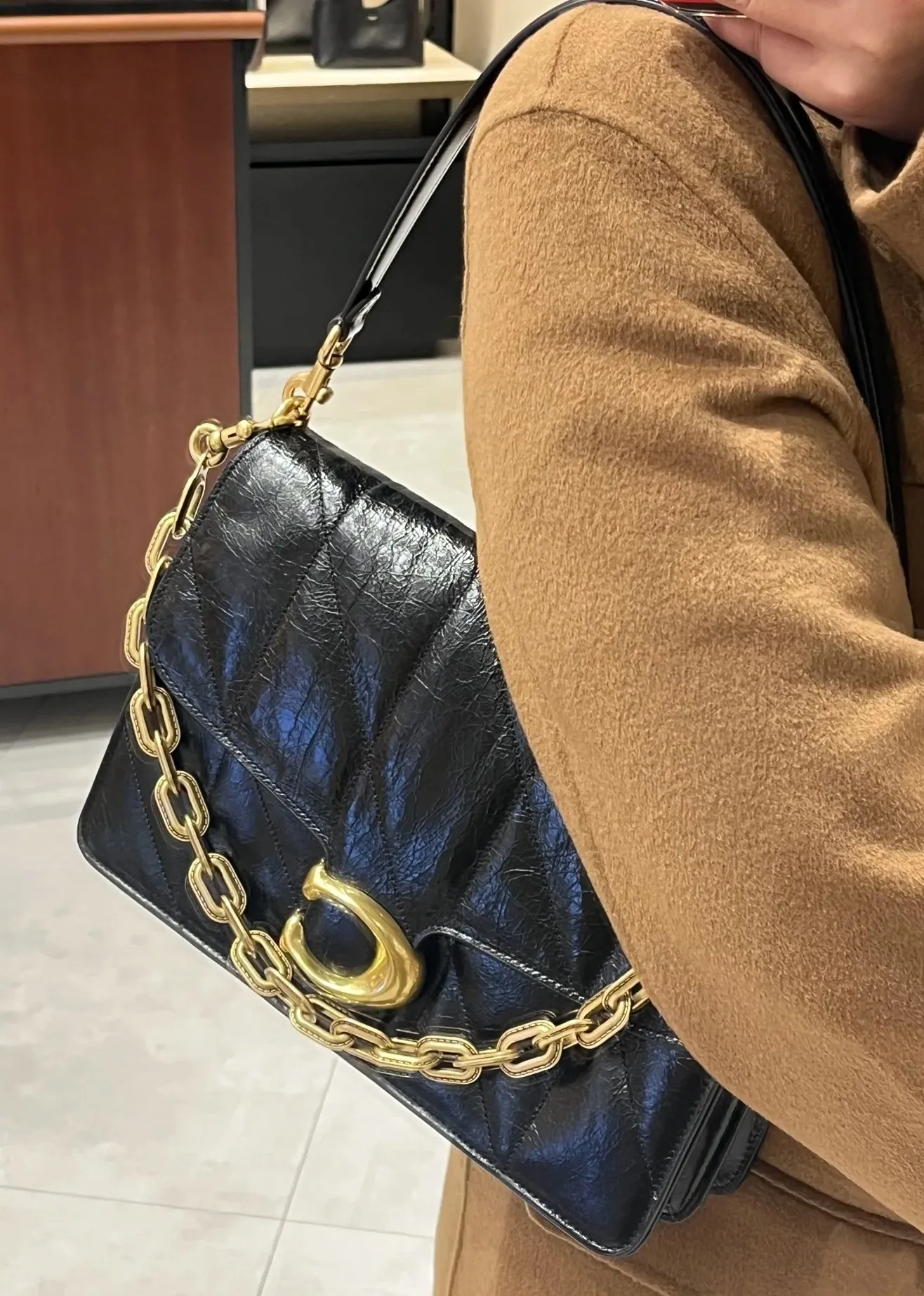 Style number: CAF53 Size: 26*17*9cm