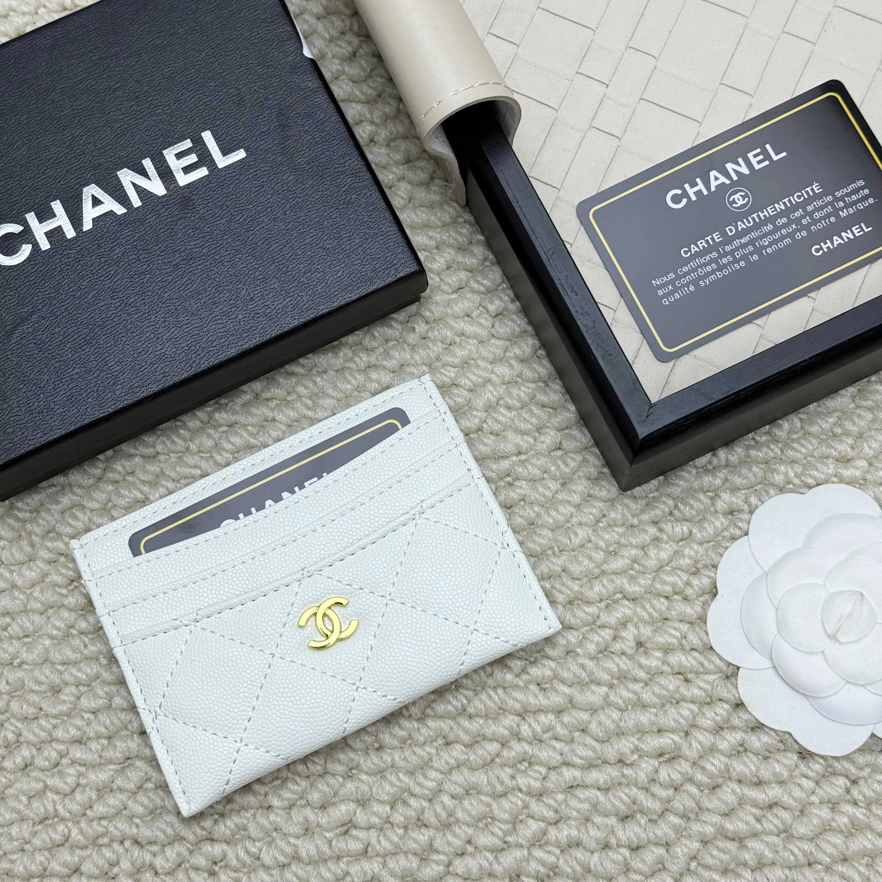 💰110 chanel 2025 new product card holder lambskin, seven card slots, can hold change, imported Italian lambskin + hardware logo, so beautiful, love it. The color is as shown in the picture, easy and fast storage, mini card holder No.: 4472 Size: w11×h10cm