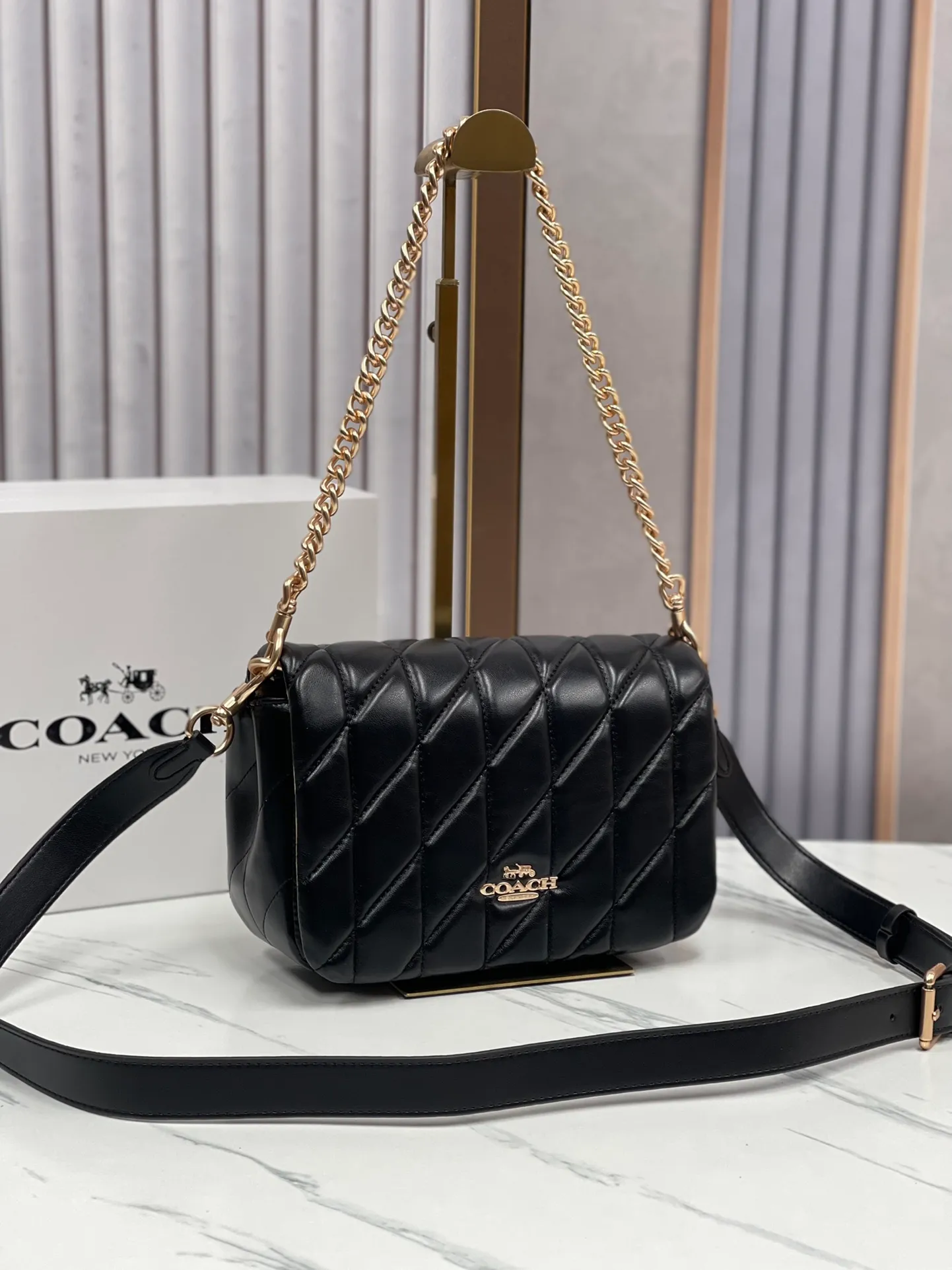 P500¥Coach/Coach's new model, Quinn women's leather single, shoulder handbag, small square bag·counter synchronized new product model CY663 Quilt quilted chain tabby size 22*16*8