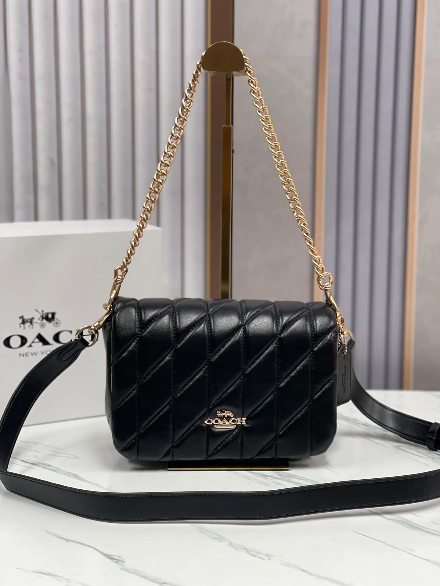 P500¥Coach/Coach's new model, Quinn women's leather single, shoulder handbag, small square bag·counter synchronized new product model CY663 Quilt quilted chain tabby size 22*16*8