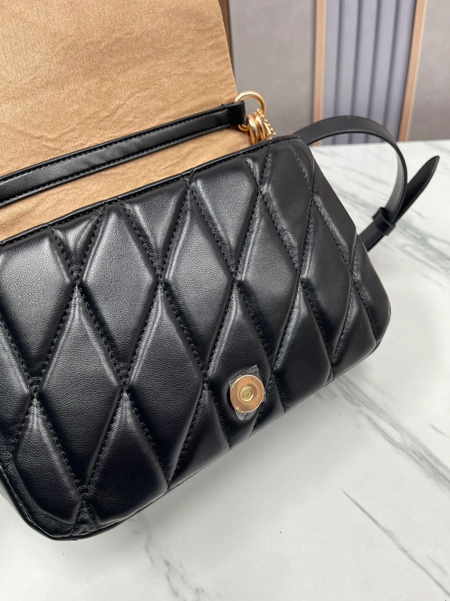 P500¥Coach/Coach's new model, Quinn women's leather single, shoulder handbag, small square bag·counter synchronized new product model CY663 Quilt quilted chain tabby size 22*16*8