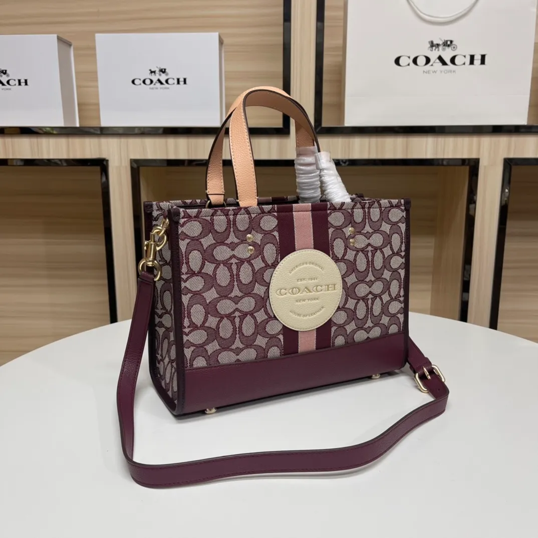 Top original order p440💰. coach/Coach new model C8448 Butot horizontal series, latest style design, large round cake LOGO, very iconic, big C with hemp thread presbyopia embroidery, size is about 29/13/22.