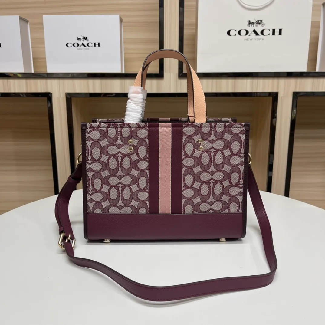 Top original order p440💰. coach/Coach new model C8448 Butot horizontal series, latest style design, large round cake LOGO, very iconic, big C with hemp thread presbyopia embroidery, size is about 29/13/22.