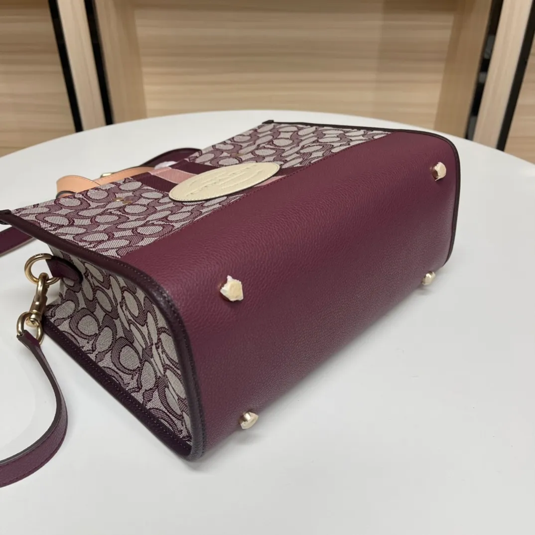 Top original order p440💰. coach/Coach new model C8448 Butot horizontal series, latest style design, large round cake LOGO, very iconic, big C with hemp thread presbyopia embroidery, size is about 29/13/22.