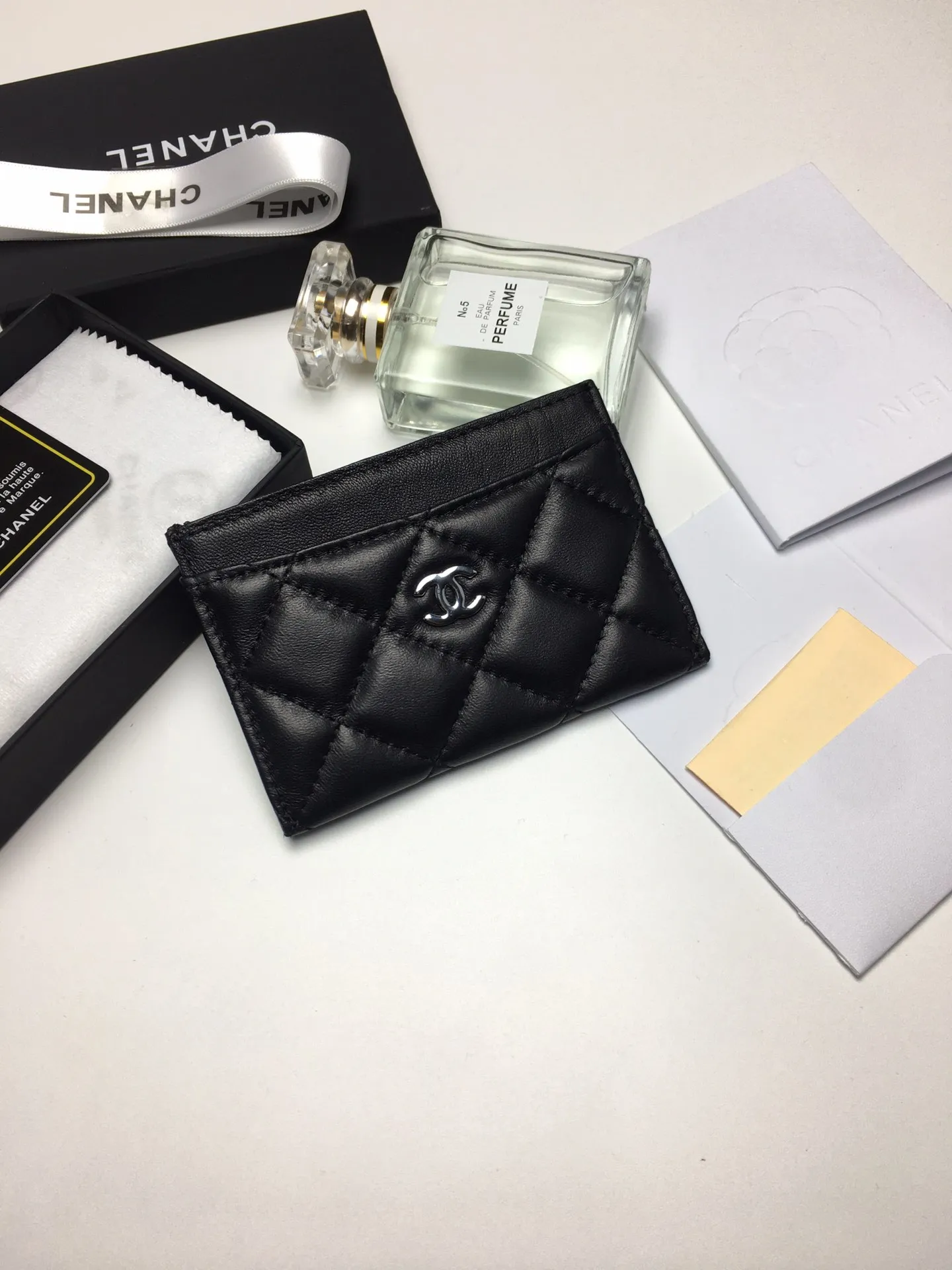 💰90 CHANEL Chanel counter card holder👍Model number: AP446 Size: 7.5×11.2×0.5cm Full sheepskin inside and outside + silver hardware😍😍Fine workmanship High-end quality [Rose] Complete accessories
