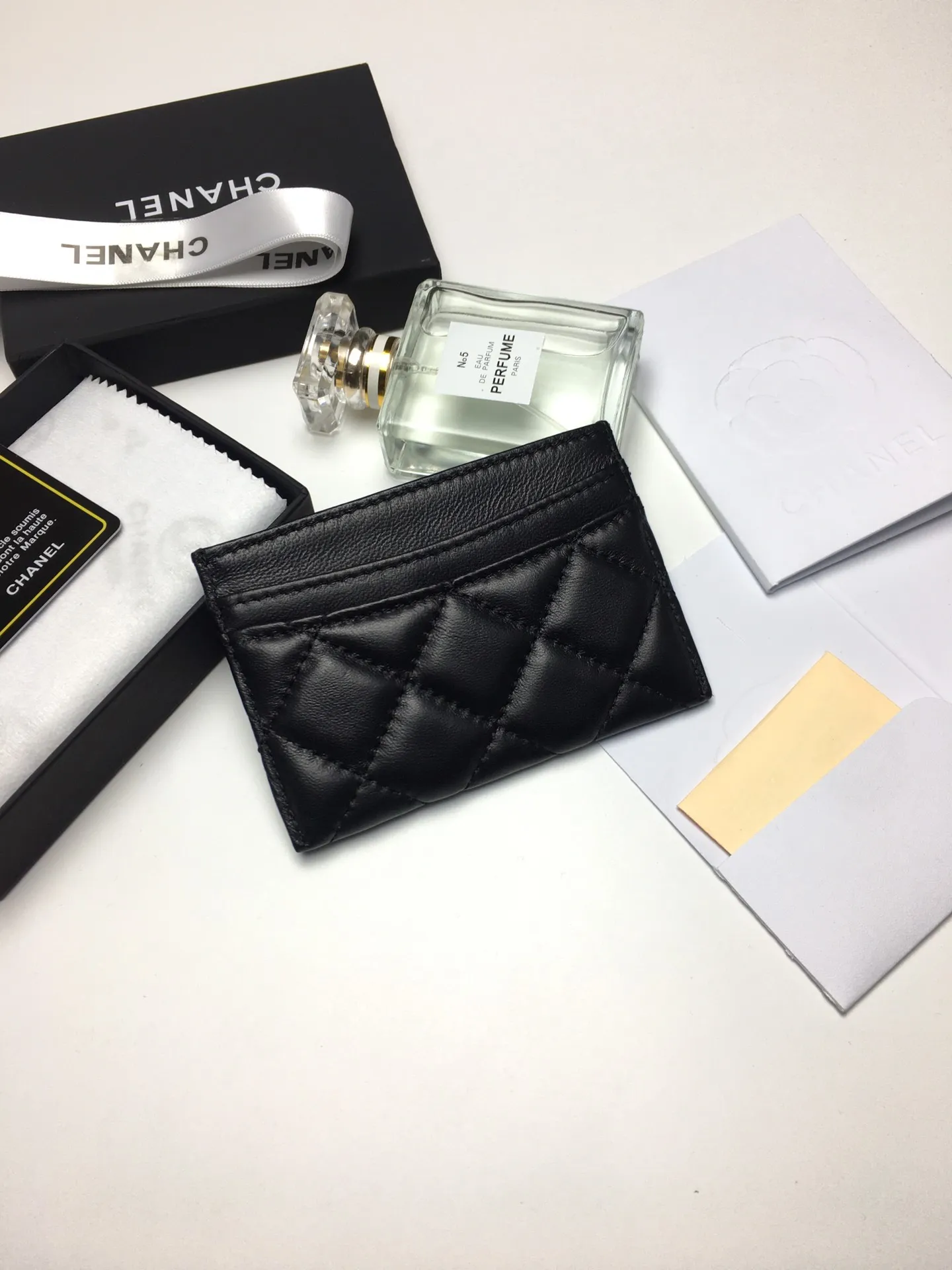 💰90 CHANEL Chanel counter card holder👍Model number: AP446 Size: 7.5×11.2×0.5cm Full sheepskin inside and outside + silver hardware😍😍Fine workmanship High-end quality [Rose] Complete accessories
