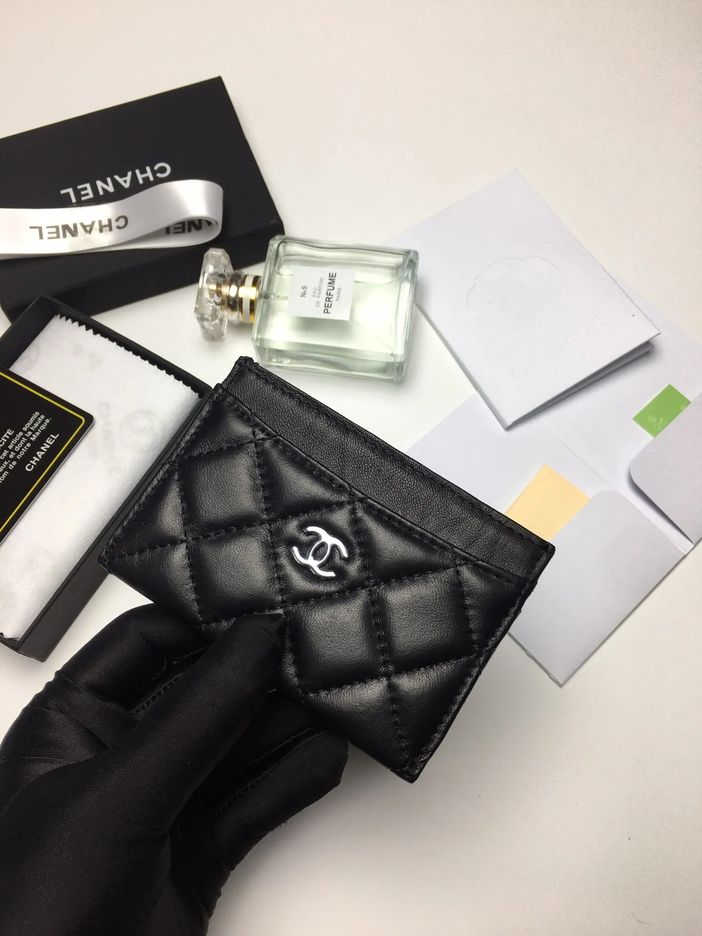 💰90 CHANEL Chanel counter card holder👍Model number: AP446 Size: 7.5×11.2×0.5cm Full sheepskin inside and outside + silver hardware😍😍Fine workmanship High-end quality [Rose] Complete accessories