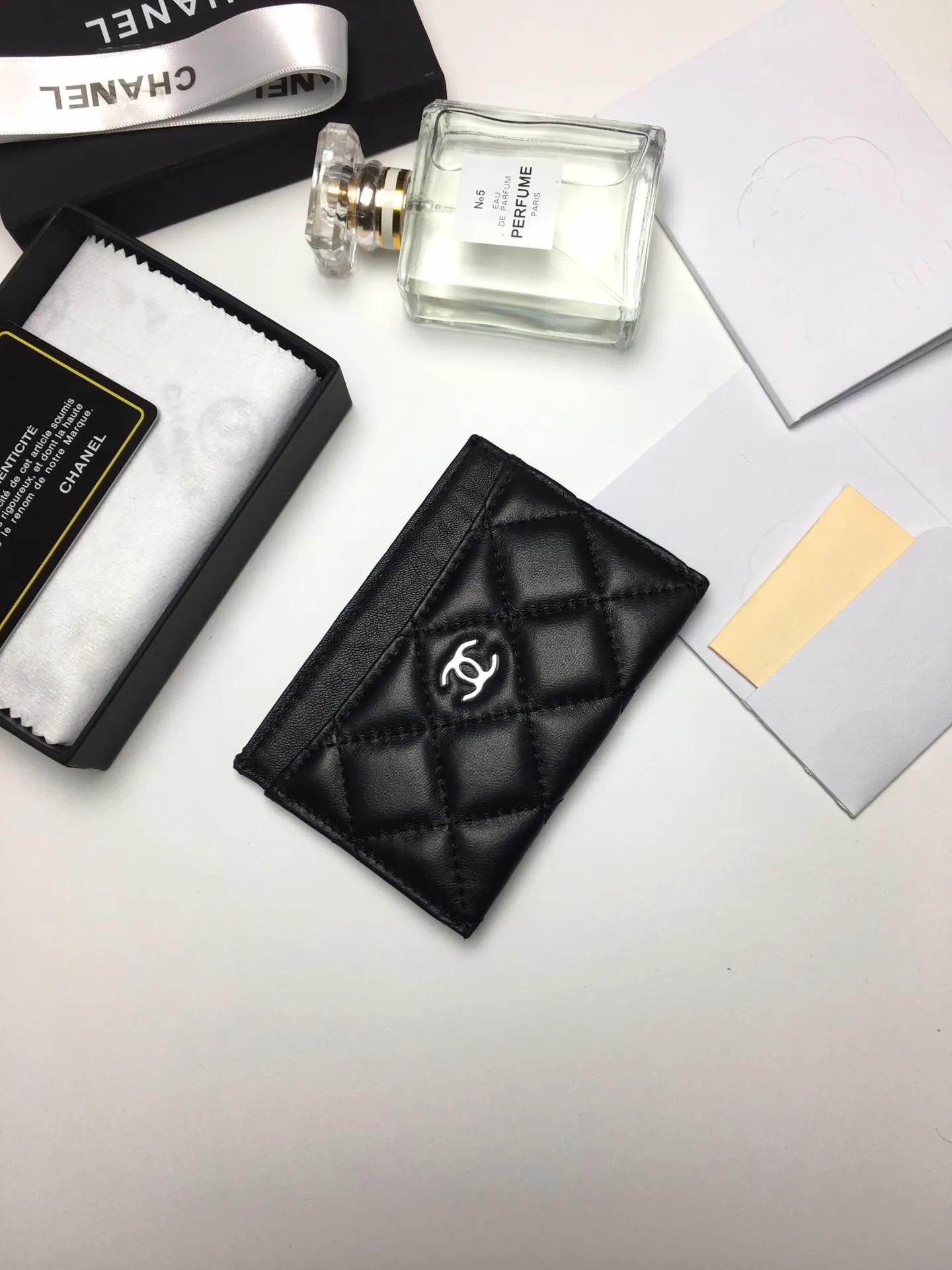 💰90 CHANEL Chanel counter card holder👍Model number: AP446 Size: 7.5×11.2×0.5cm Full sheepskin inside and outside + silver hardware😍😍Fine workmanship High-end quality [Rose] Complete accessories