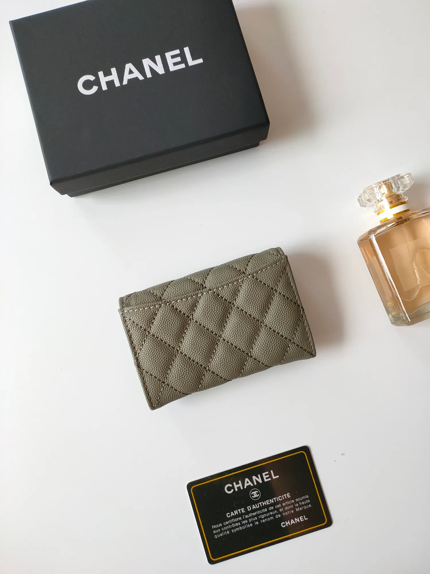 ￥110 CHANEL Chanel classic flap card holder. Imported sheepskin and caviar cowhide, card holder and coin purse integrated, with slip pocket on the back, model number: AP448, size: 7.5 × 11.3 × 2.1 cm