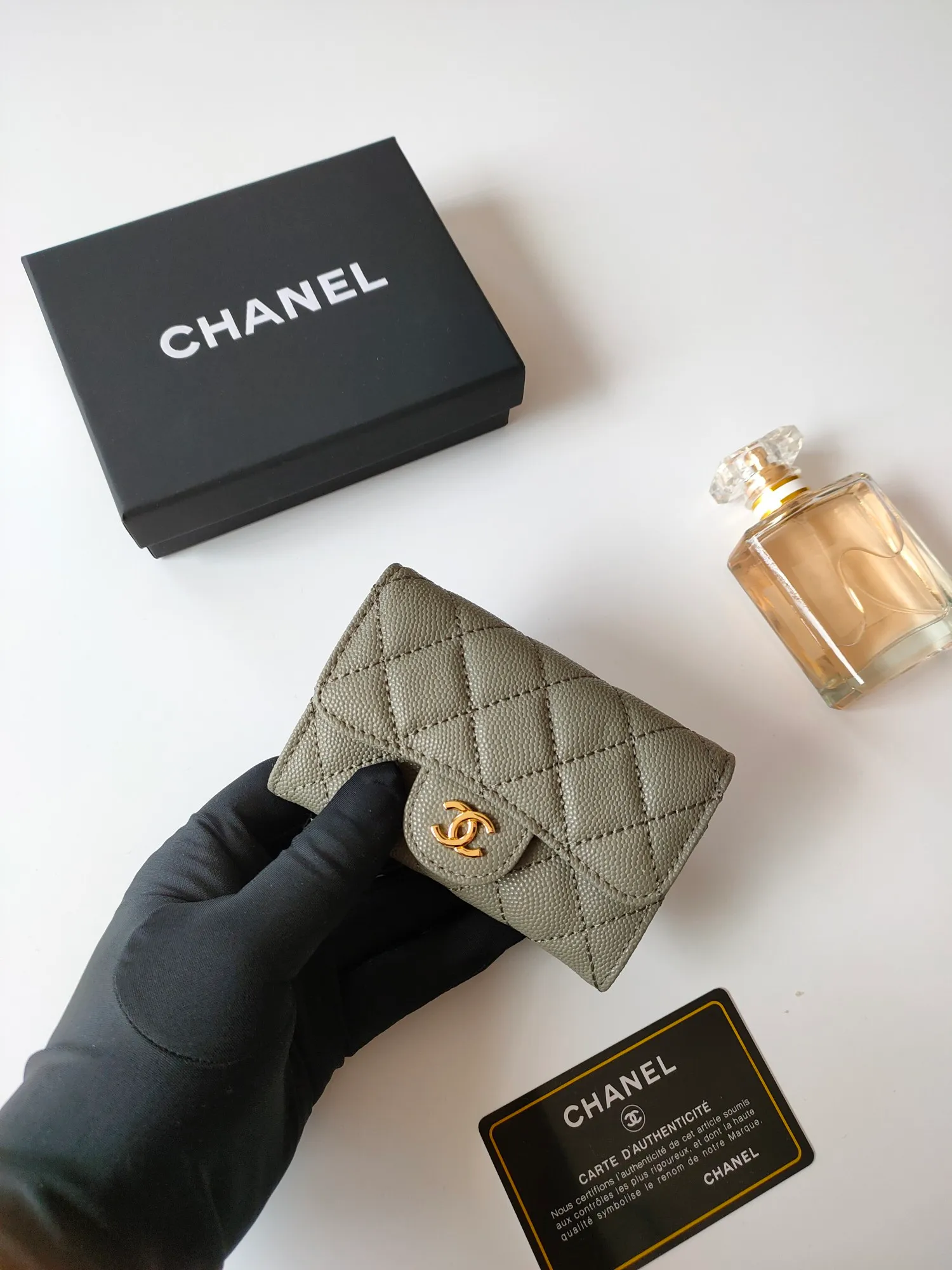 ￥110 CHANEL Chanel classic flap card holder. Imported sheepskin and caviar cowhide, card holder and coin purse integrated, with slip pocket on the back, model number: AP448, size: 7.5 × 11.3 × 2.1 cm