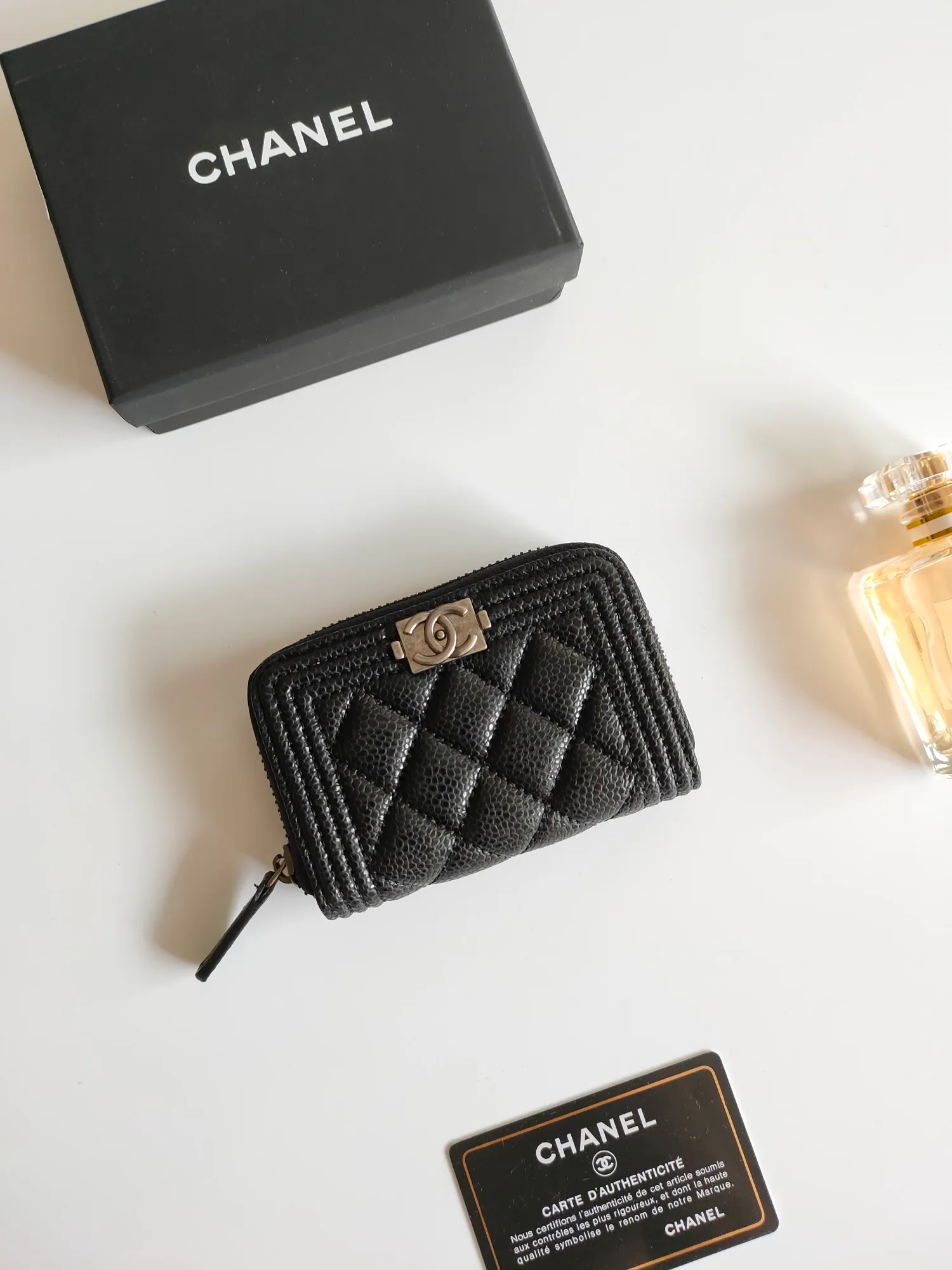 ￥120 Chanel card holder❤Coin purse️❤️Full leather inside and outside. Counter style. Impeccable workmanship details. Adhere to high quality. Style number: A84433 Size: 11.5x8cm