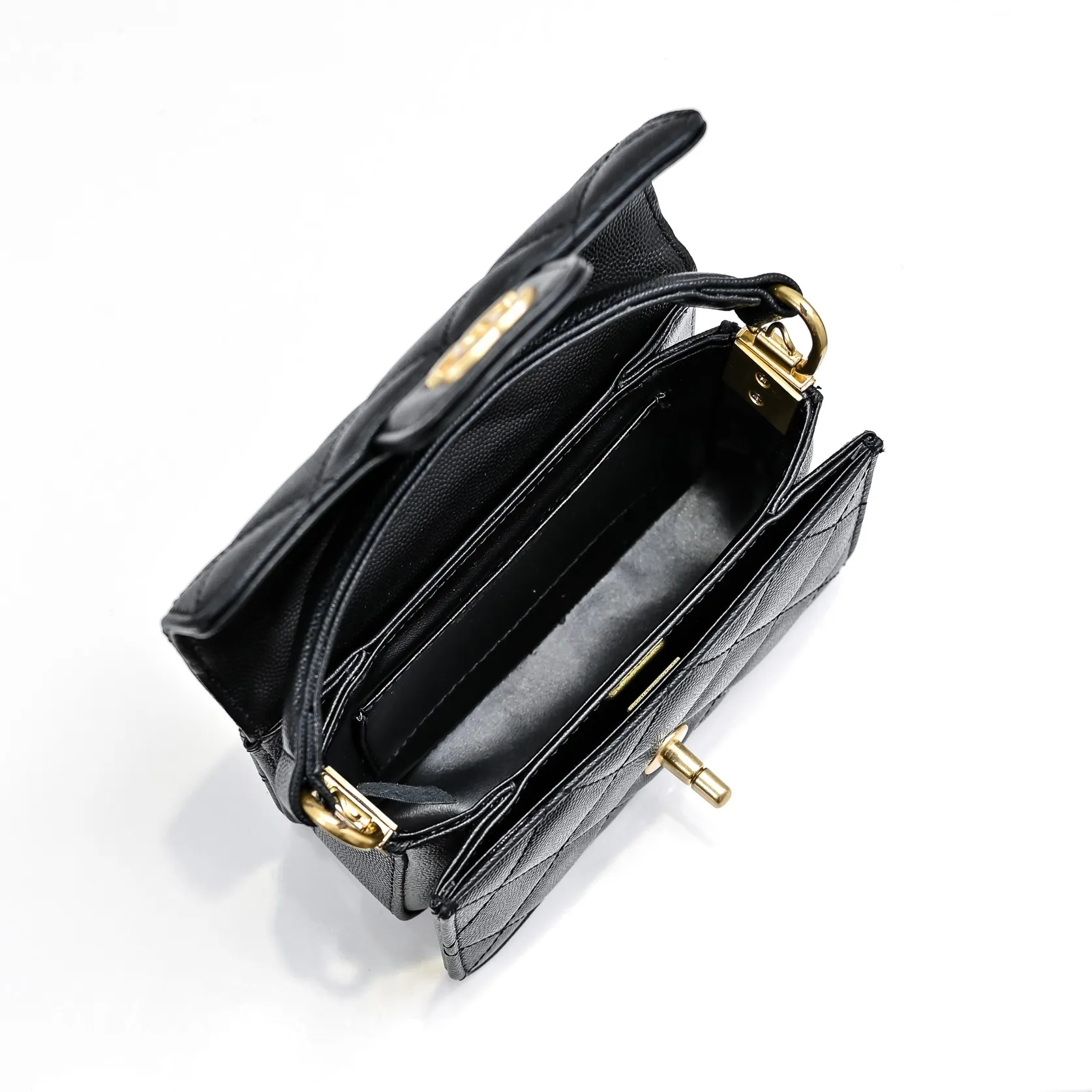 💰410￥Small size👑CHANEL24k new autumn and winter large, medium and small, unique texture of caviar cowhide. It can be carried by hand or cross-body. The shoulder strap is detachable. It can perfectly match every look of yours, whether it is for daily outings or important occasions. Its classicness and elegance make you stand out from the crowd. Small size: 16x11cm, style number: 1212