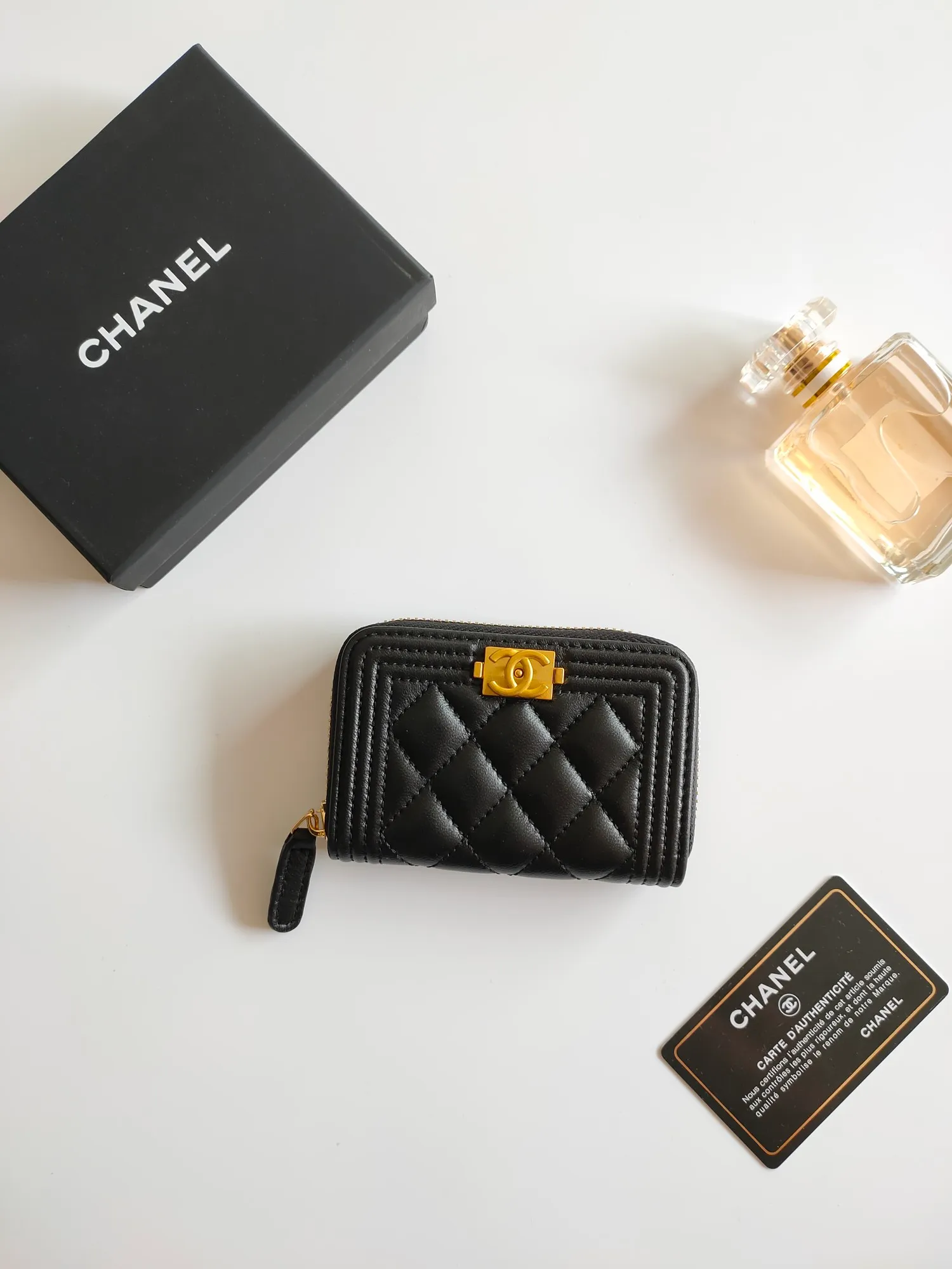 ￥120 Chanel card holder❤Coin purse️❤️Full leather inside and outside. Counter style. Impeccable workmanship details. Adhere to high quality. Style number: A84433 Size: 11.5x8cm