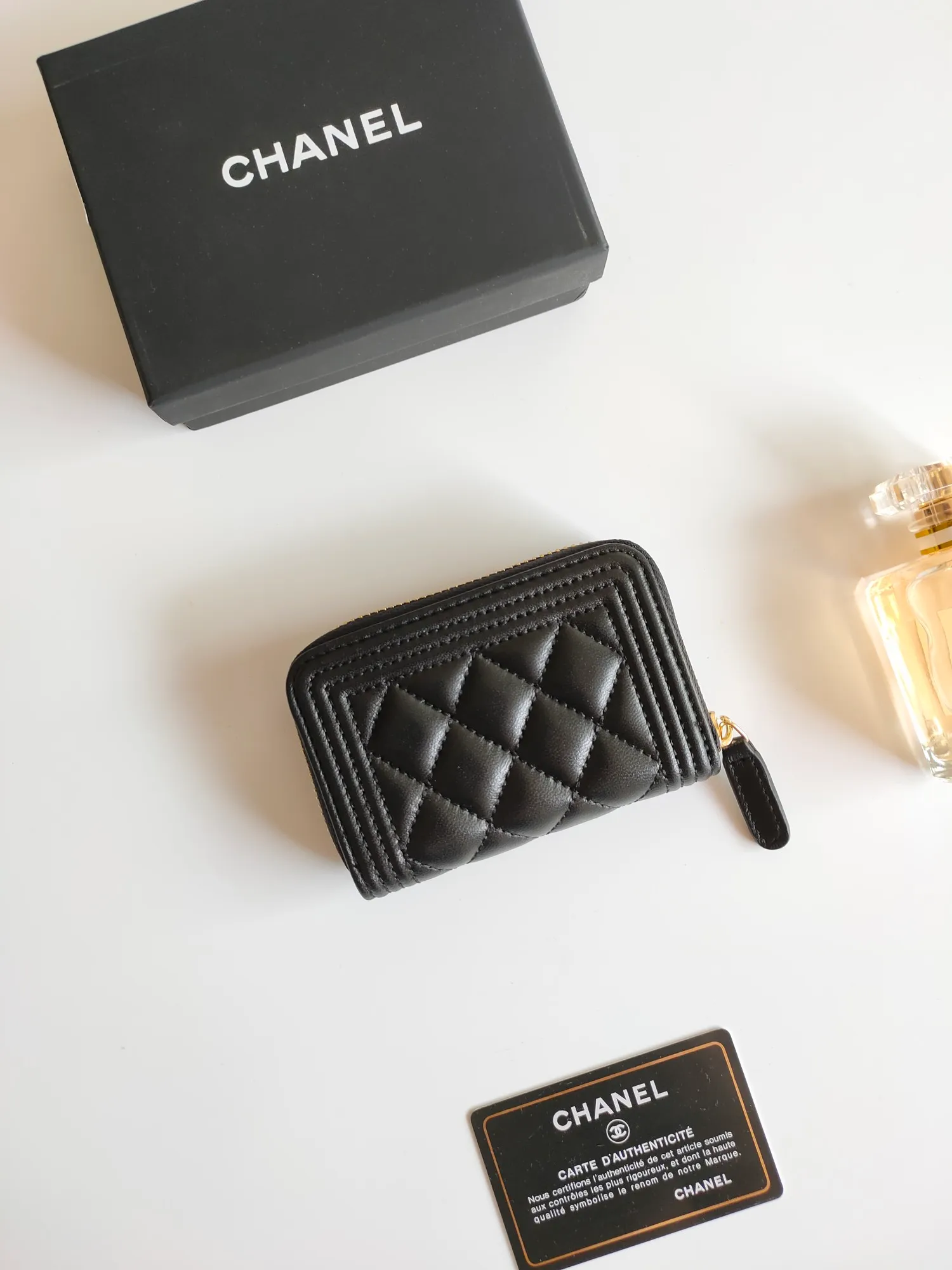 ￥120 Chanel card holder❤Coin purse️❤️Full leather inside and outside. Counter style. Impeccable workmanship details. Adhere to high quality. Style number: A84433 Size: 11.5x8cm