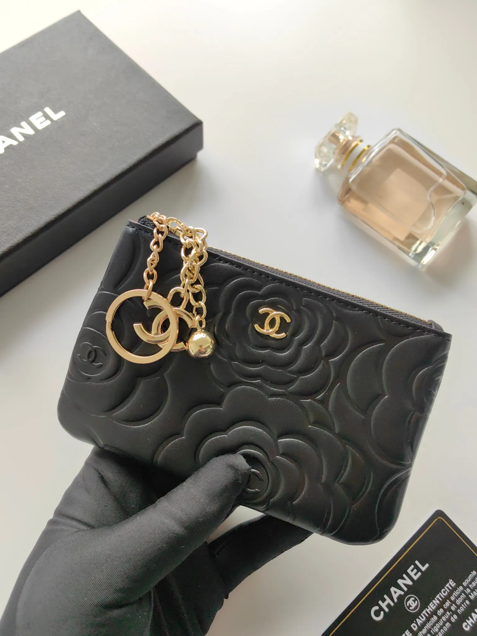 ￥120 CHANEL’s new pendant coin purse💦Model No. A50168 top-quality leather hardware, camellia pattern. Beautiful details, complete package! Size:14-10-1cm