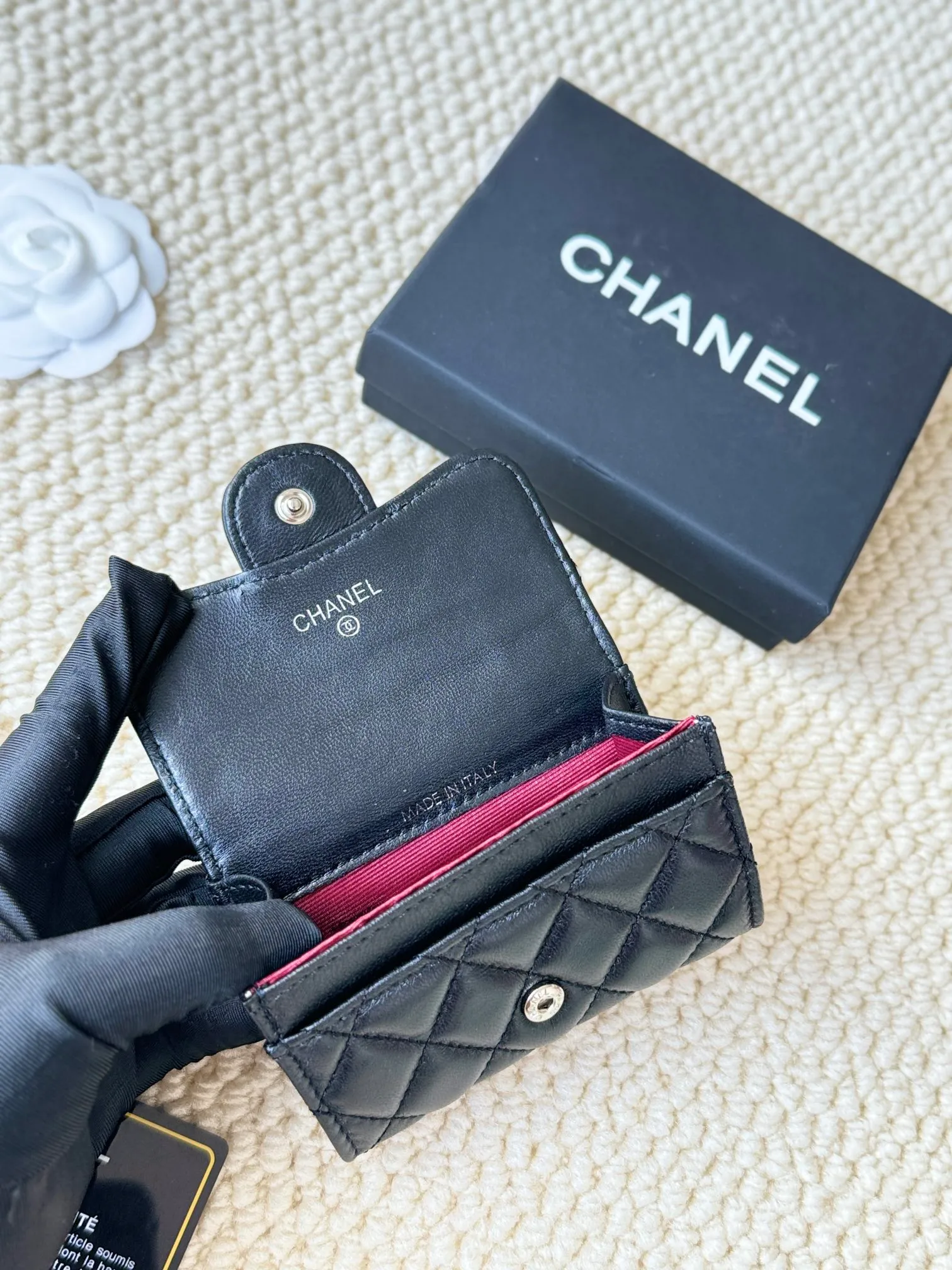 💰120 chanel lambskin model number: AP458 The most classic card holder, coin purse, Chanel classic flap card holder. Sheepskin series card holder and coin purse in one, with slip pocket on the back. Size: 7.5 × 11.3 × 2.1 cm