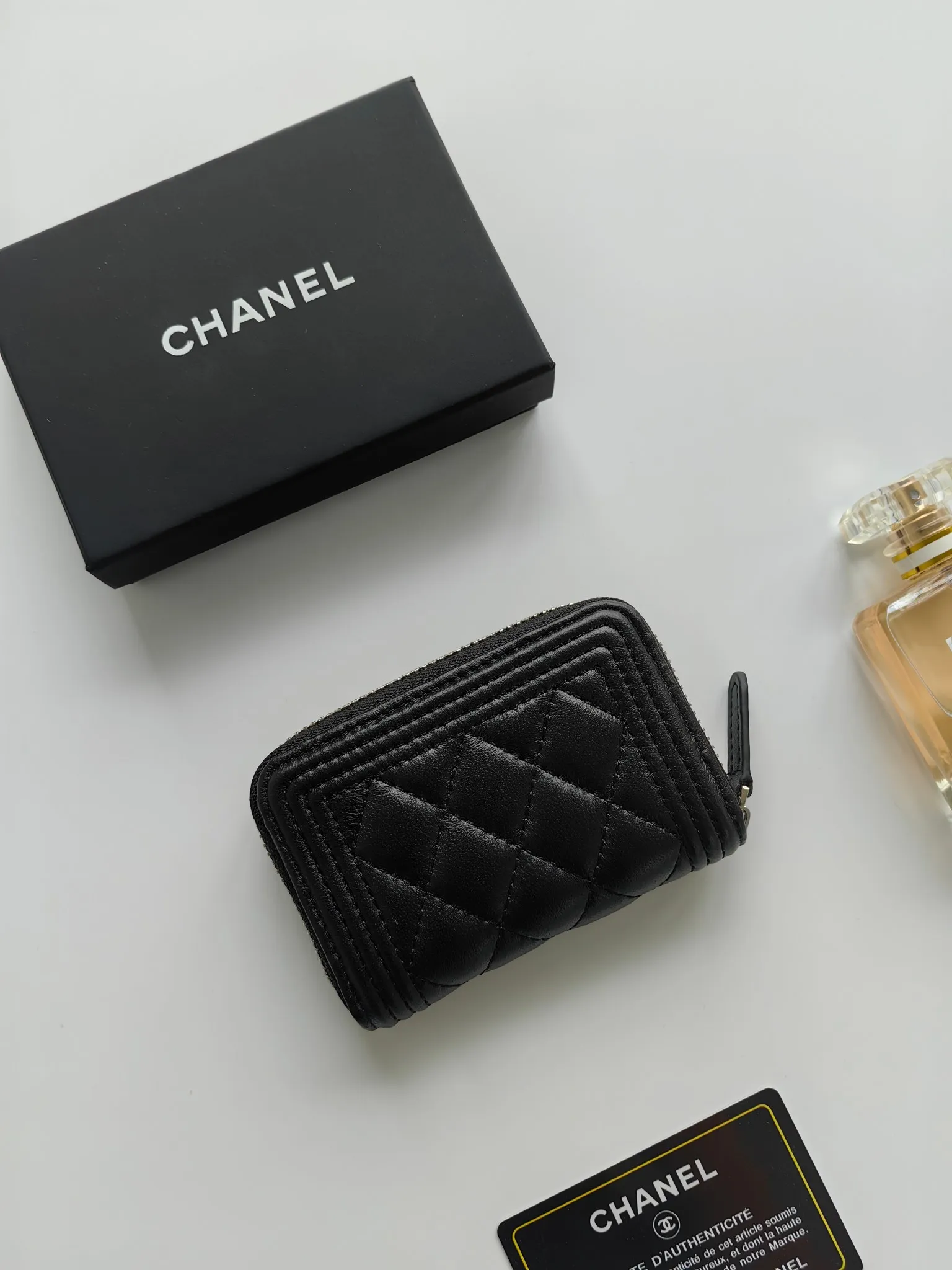 ￥140 Chanel card holder❤Coin purse️❤️Full leather inside and outside. Counter style. Impeccable workmanship details. Adhere to high quality. Style number: A84433 Size: 11.5x8cm