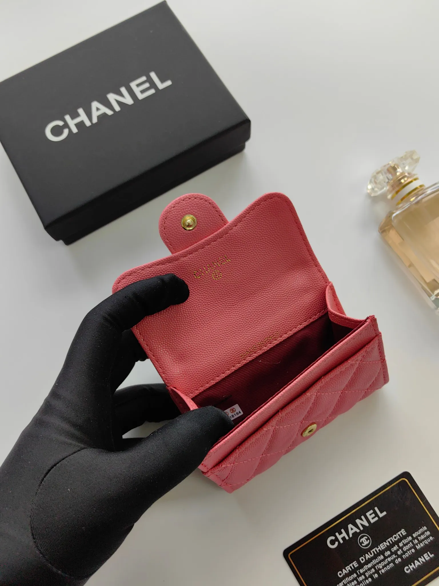 ￥130 CHANEL Chanel classic flap card holder. Imported sheepskin and caviar cowhide, card holder and coin purse integrated, with slip pocket on the back, model number: AP448, size: 7.5 × 11.3 × 2.1 cm